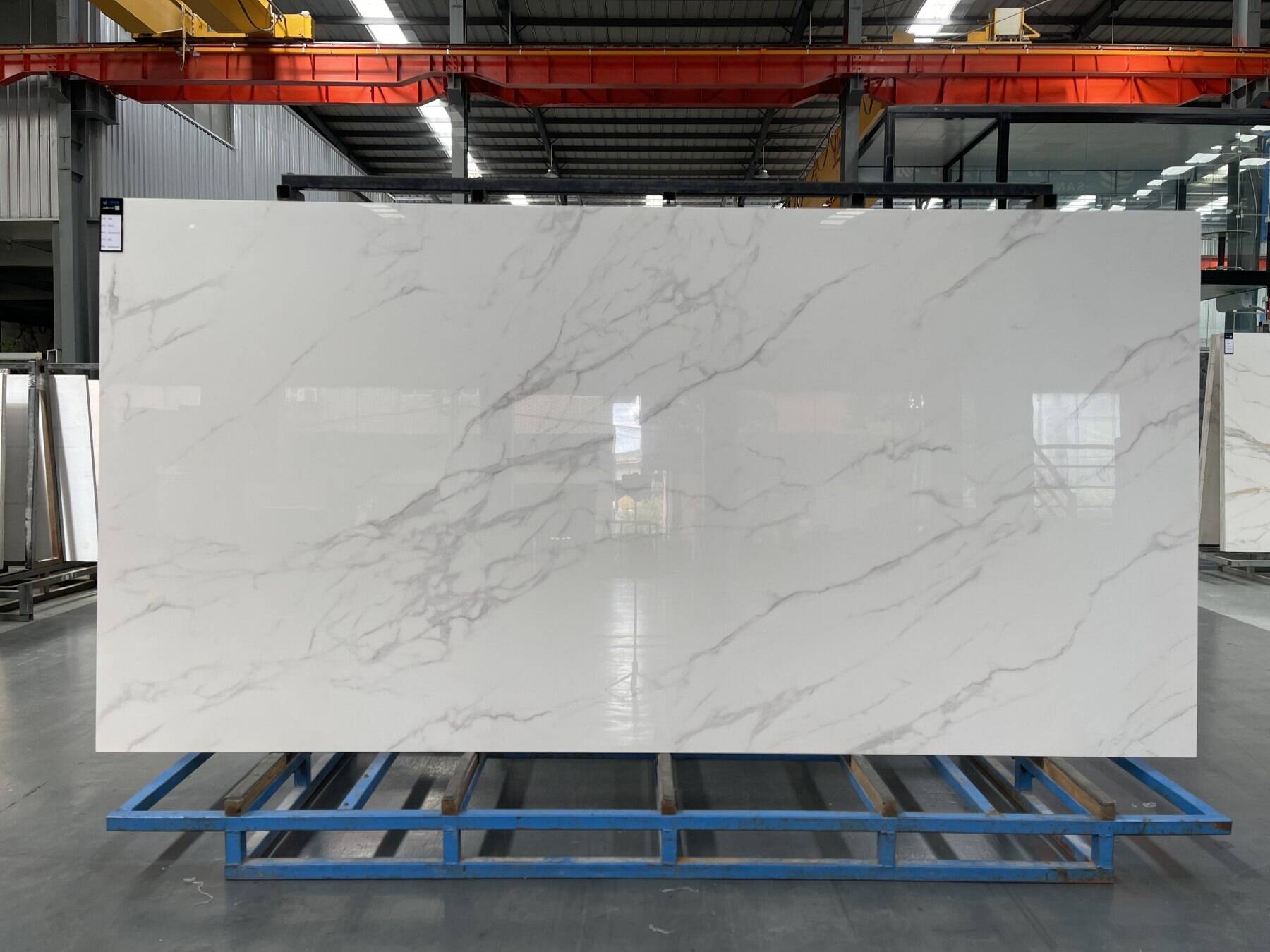 Eleva i tuoi spazi con lastre in porcellana sinterizzata