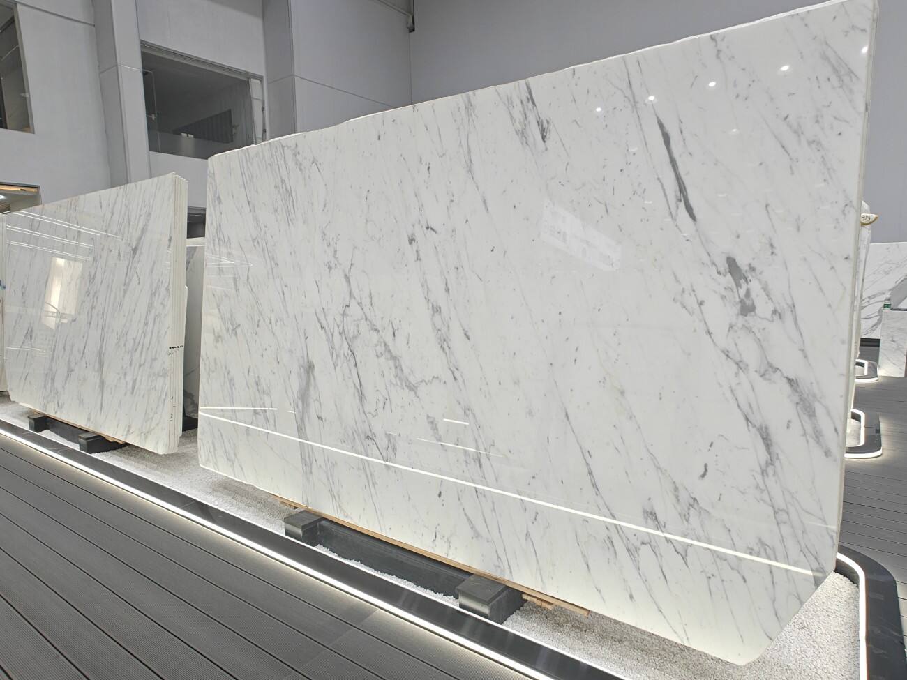 Bianco Statuario White Marble (4).jpg