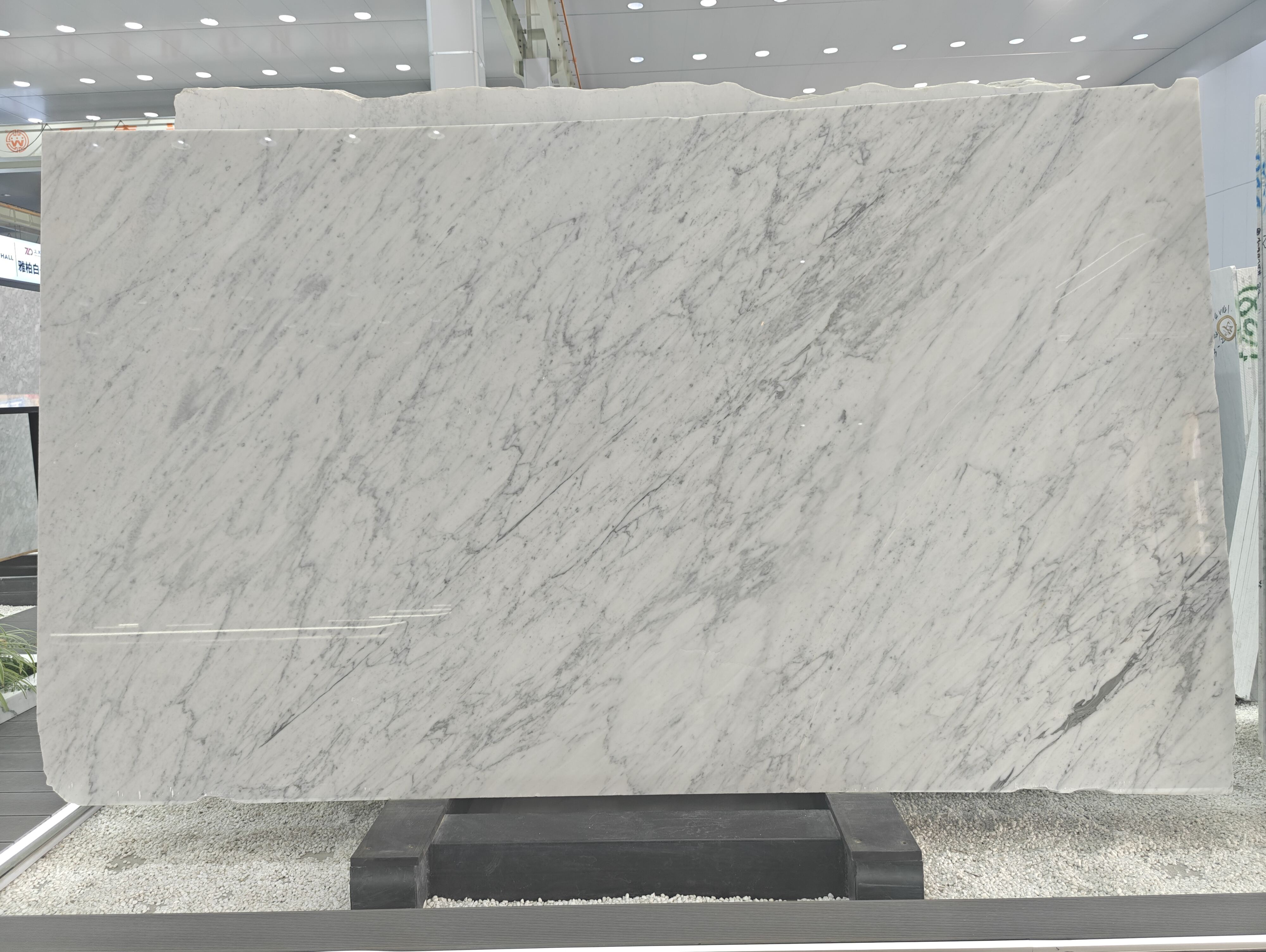 プロジェクト向けの高級ホワイトマーブルソリューションを発見