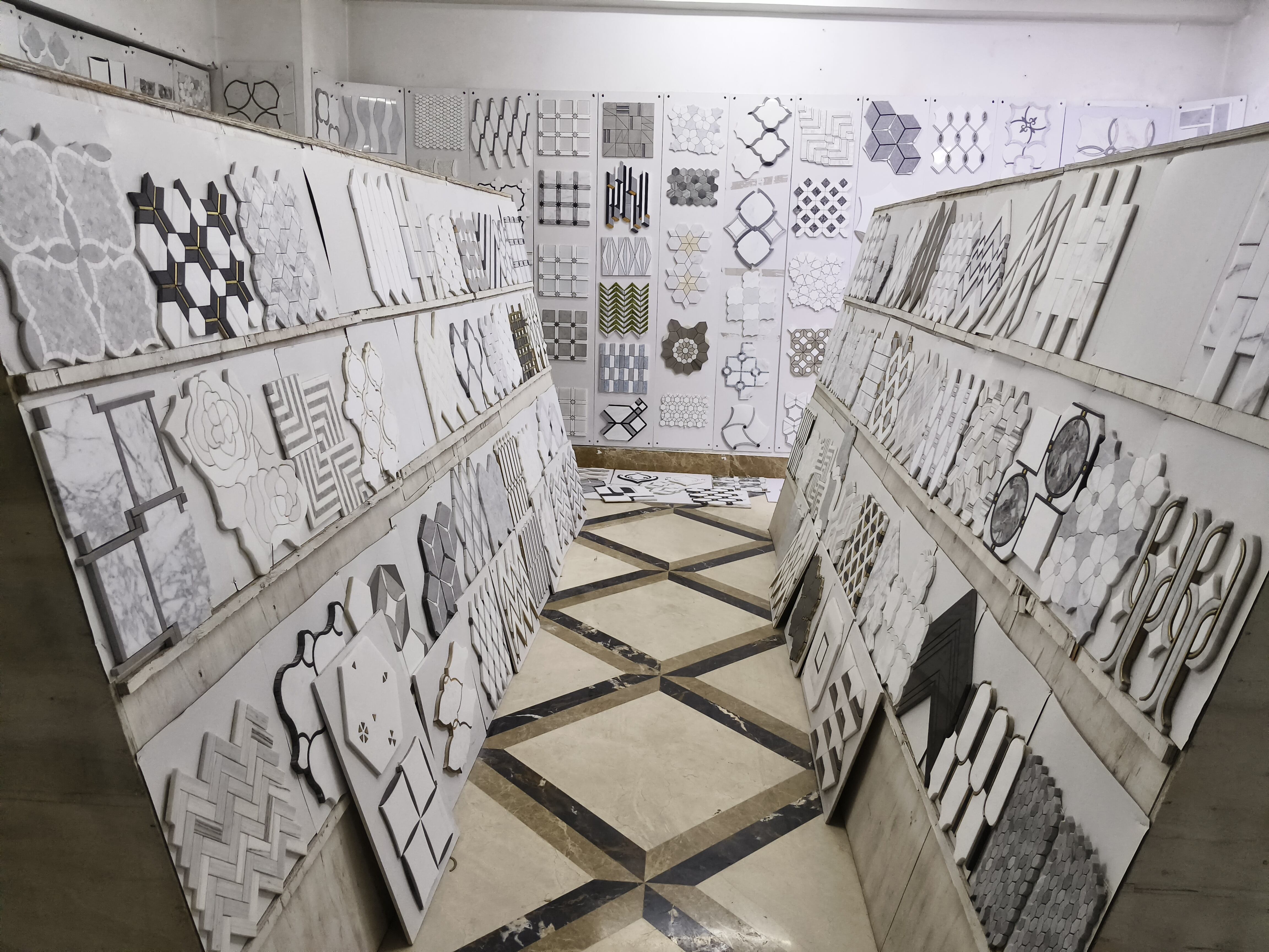 Xalqaro mijozlar uchun Premium marmar mozaika poydevor ishlab chiqaruvchisi