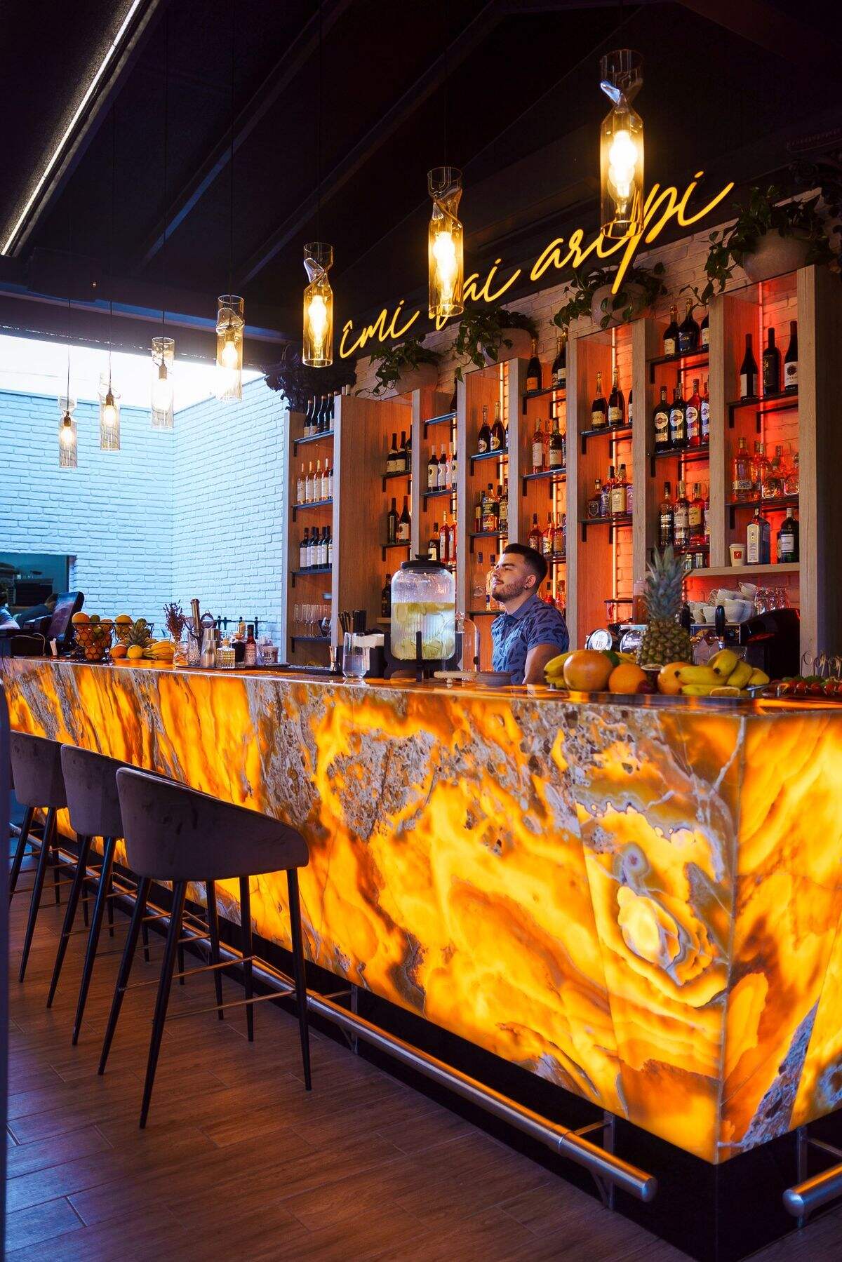 Onyx Marble Bar: Luxury Design for Hotels & Resorts [Get Quote]