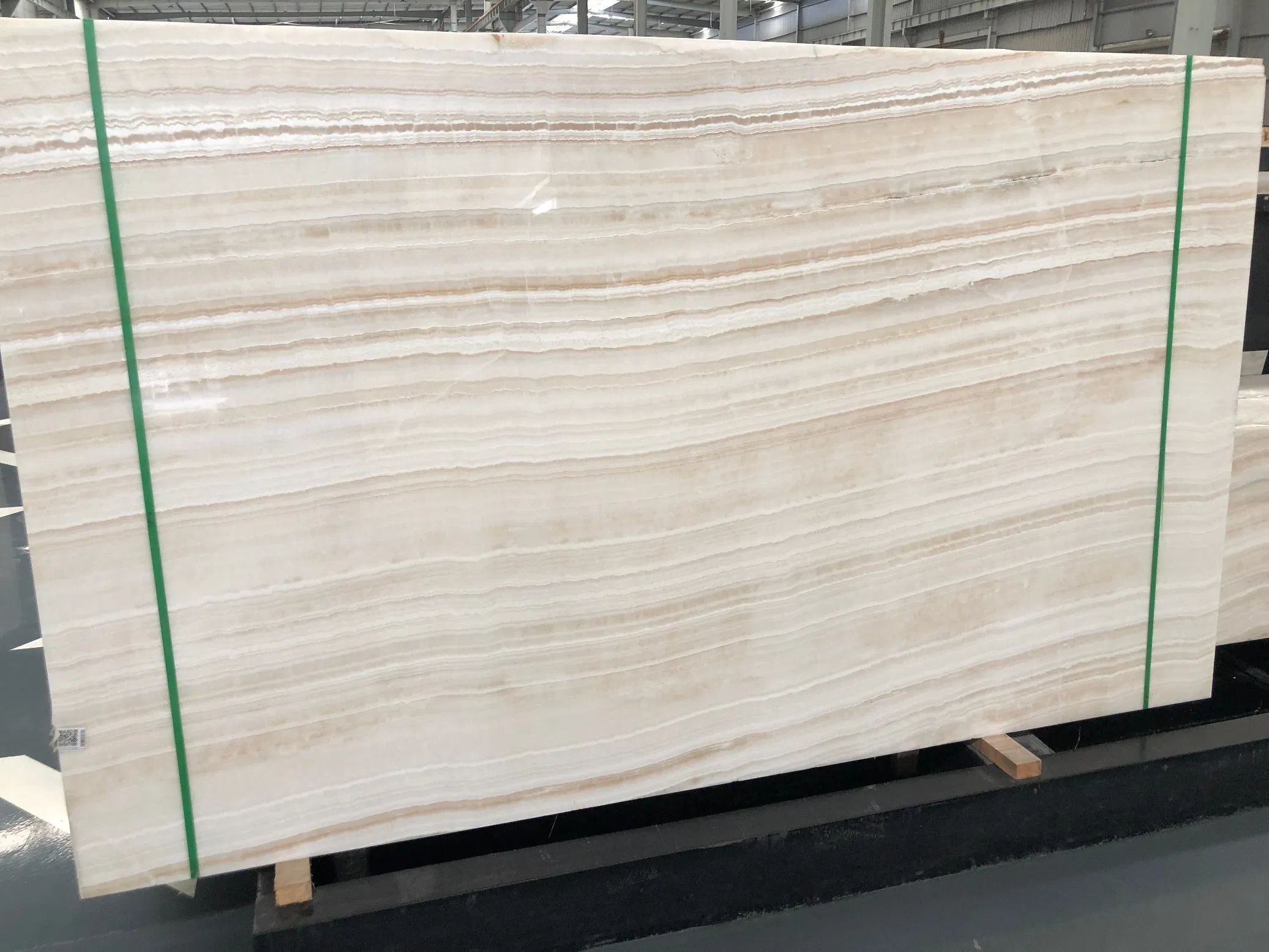 グローバルプロジェクト向けのプレミアムオニキススラブ