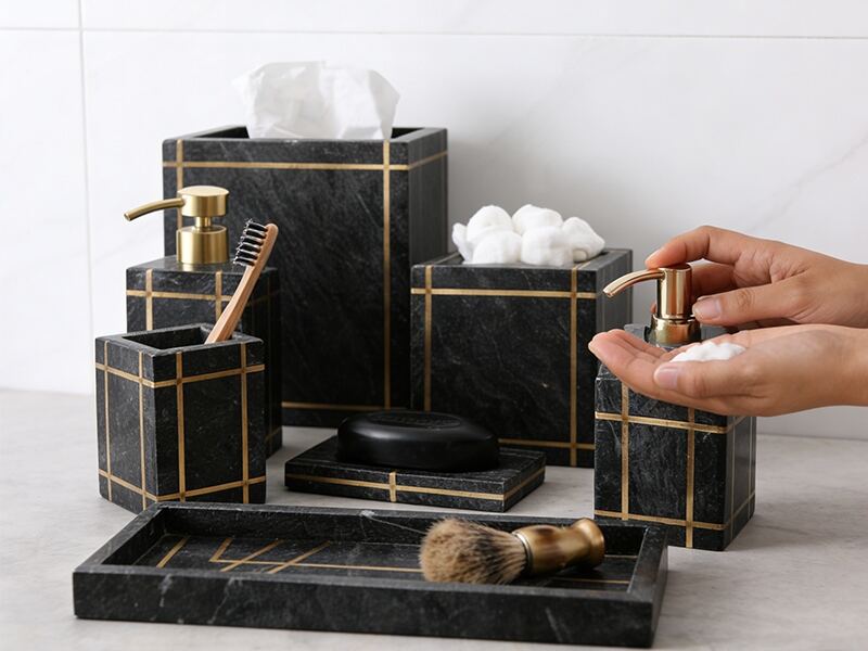 Natuurlijke zwarte marmeren badkamerset met gouden inlegwerk