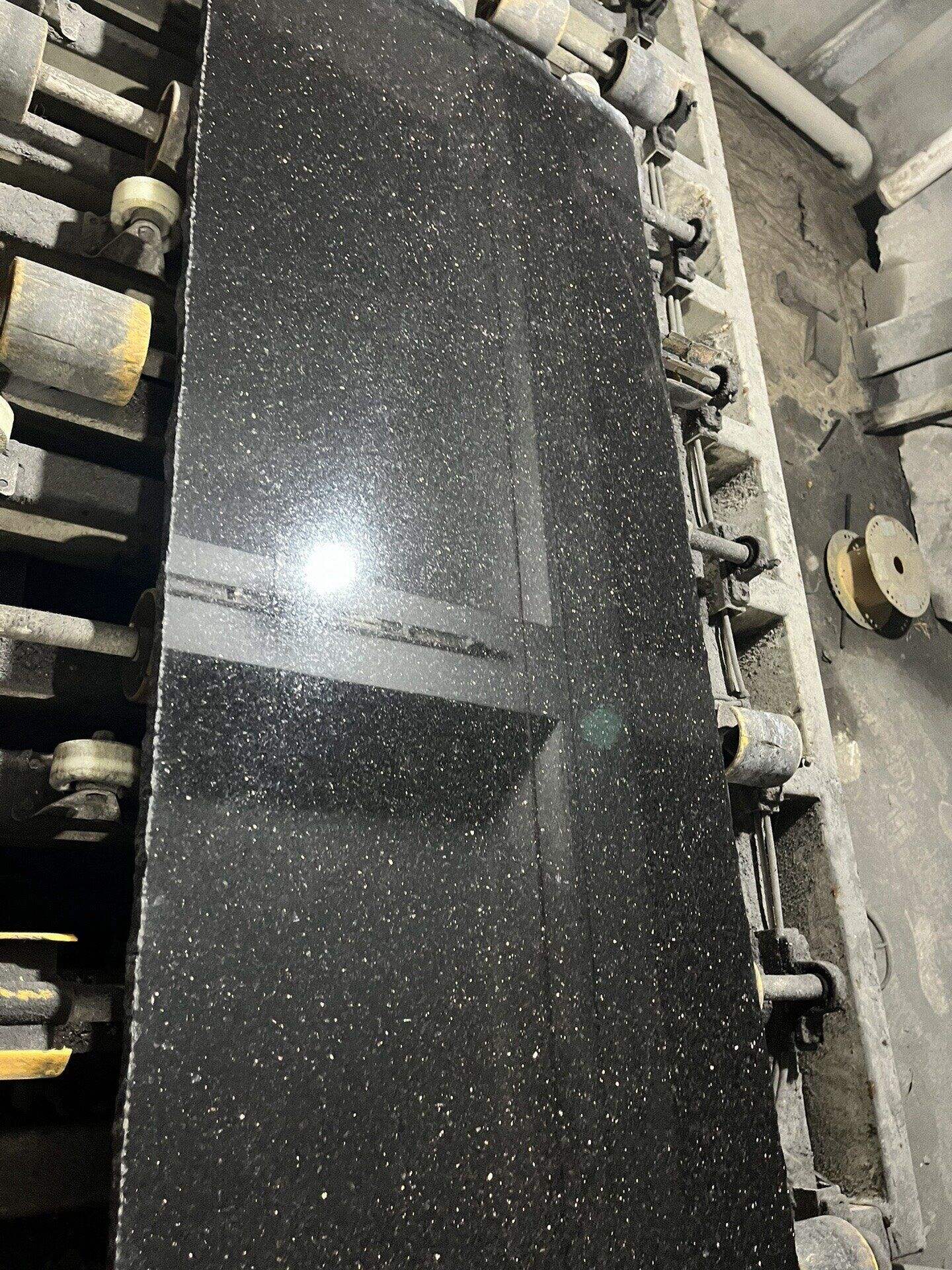 Granitni maxsus polirovka qilish orqali o'z foydalanuvchi bo'shliqlaringizni yanada yaxshilang