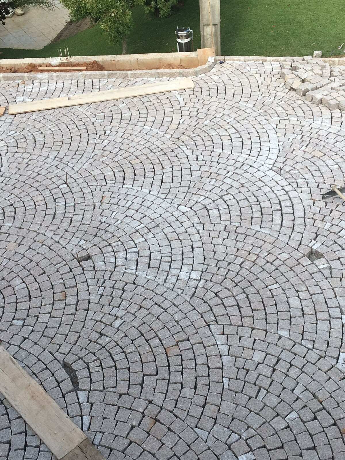 Premium granit toshli yopilma echimlari