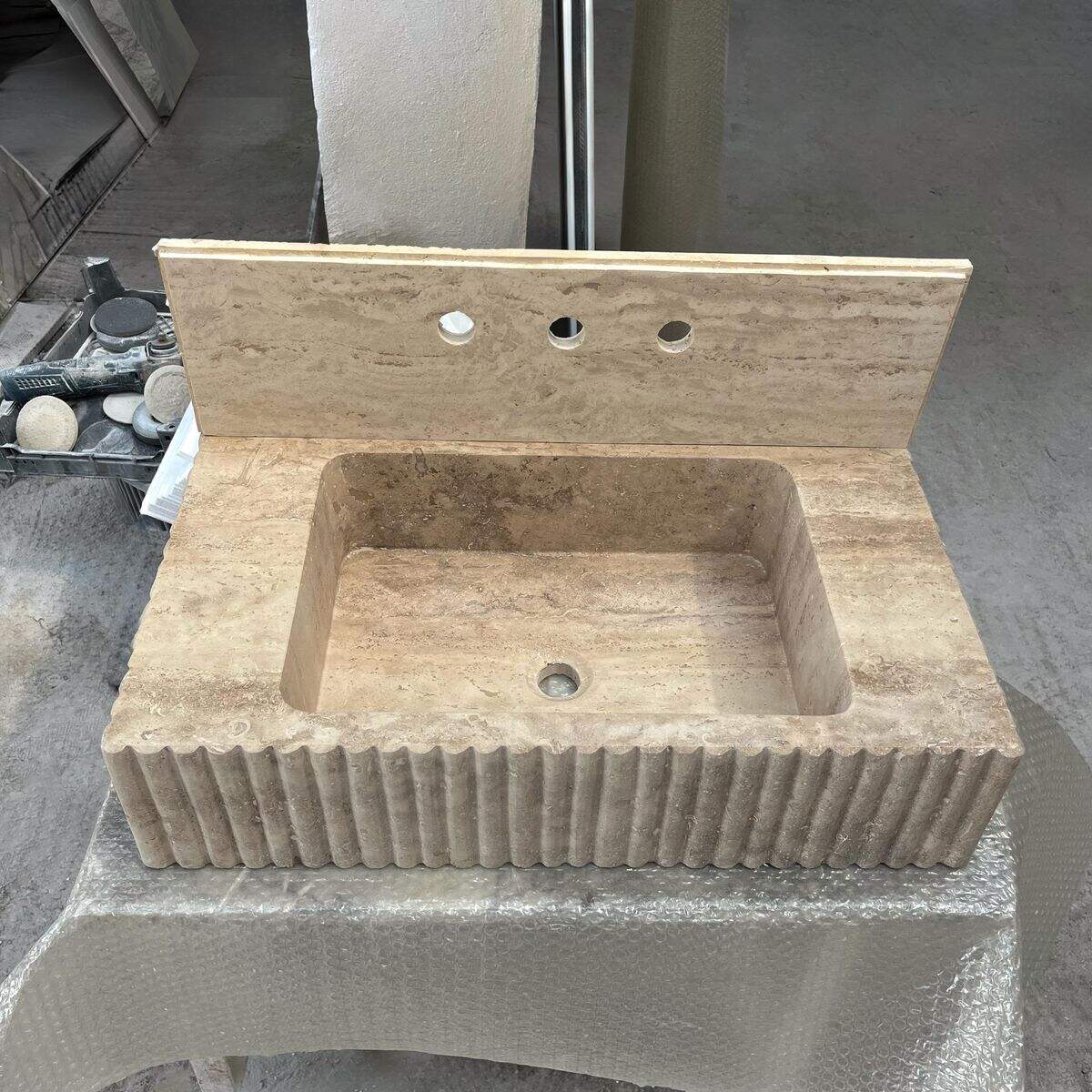 Fluted Travertine: Design Appeal and Application Ideas