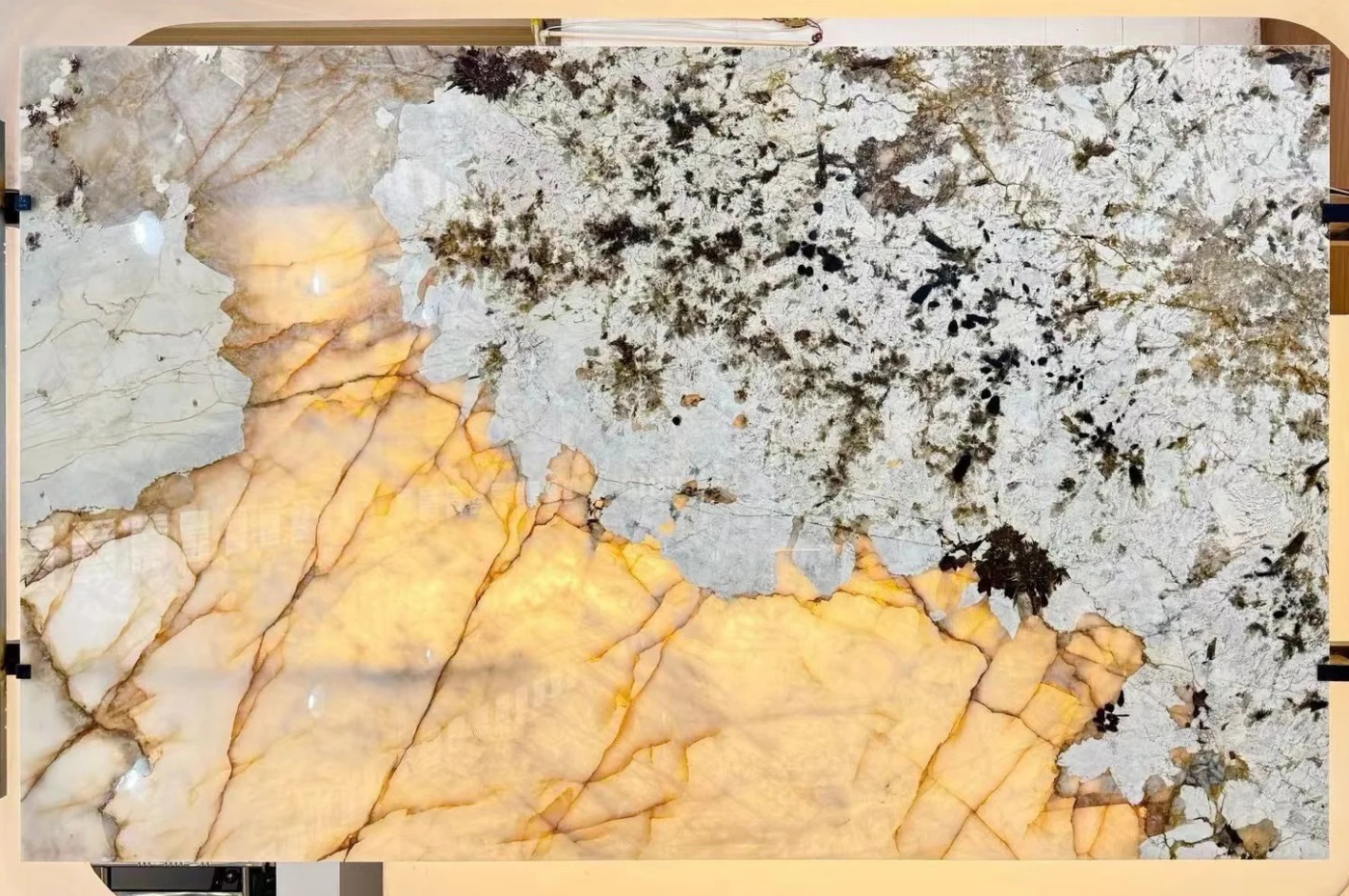 Discover Translucent Patagonia Quartzite