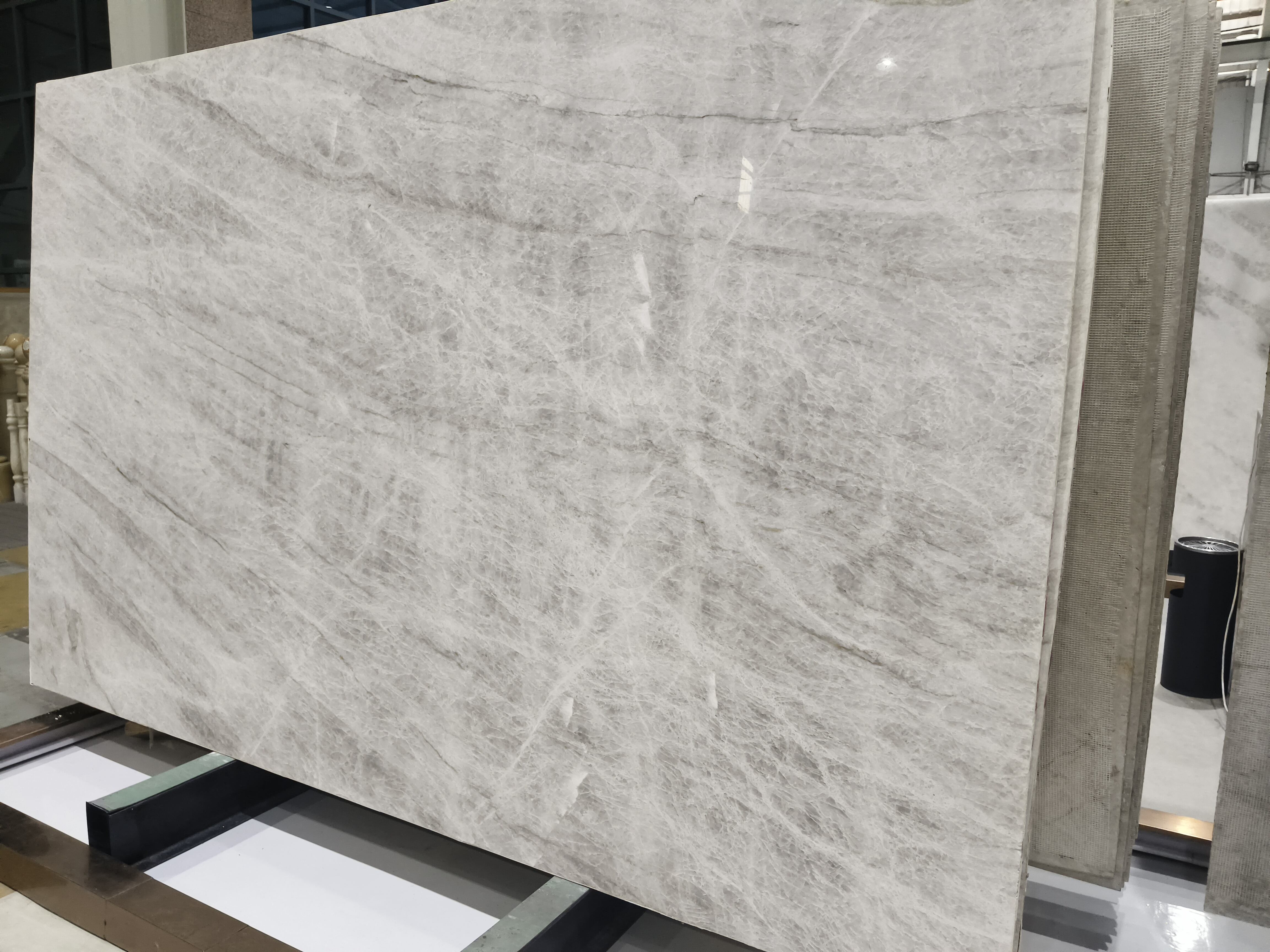 Xalqaro tosh echimlari uchun ishonchli kvartsit ishlab chiqaruvchingiz