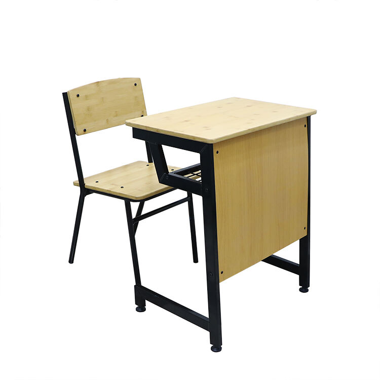 Zestaw stołowy i krzeseł drewnianych dla uczniów SS0139