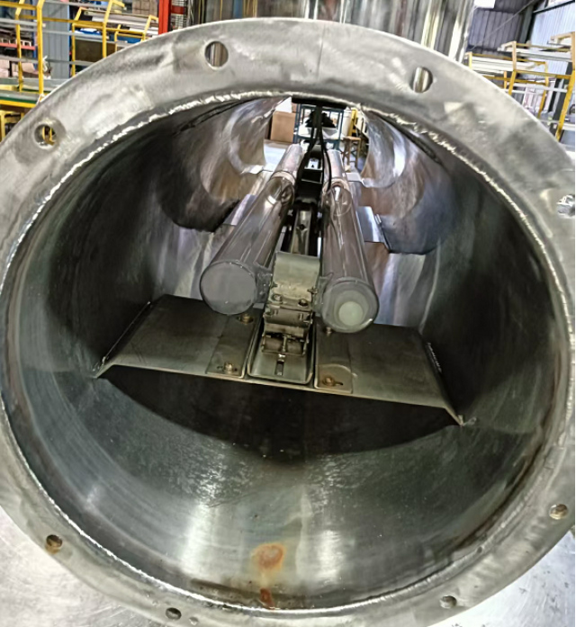 Veden sterilointilaite UVC-induktiovaloputkiteknologialla erittäin pitkäikäiseen käyttöön