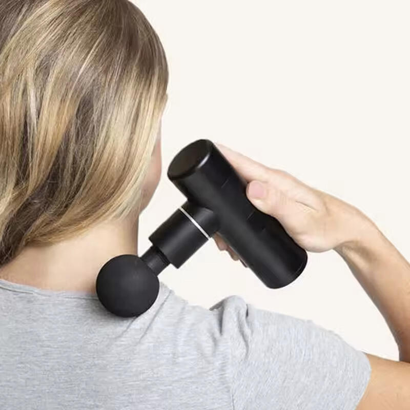 תסכולה מכוונת בכף ידך עם מסג מרעיש קטן של Jamooz