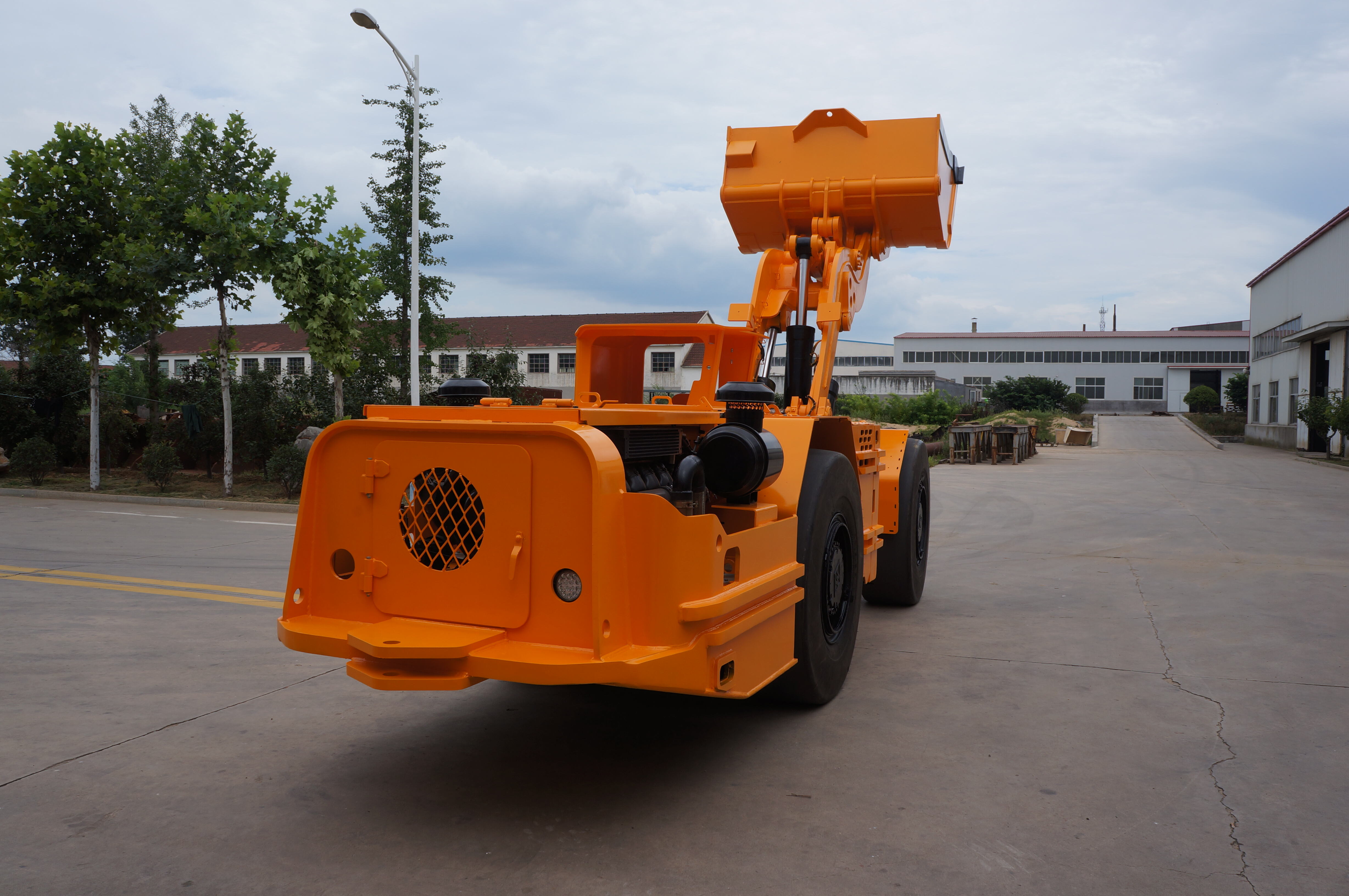 Quali innovazioni rendono gli scooptram moderni particolarmente distintivi nel settore?