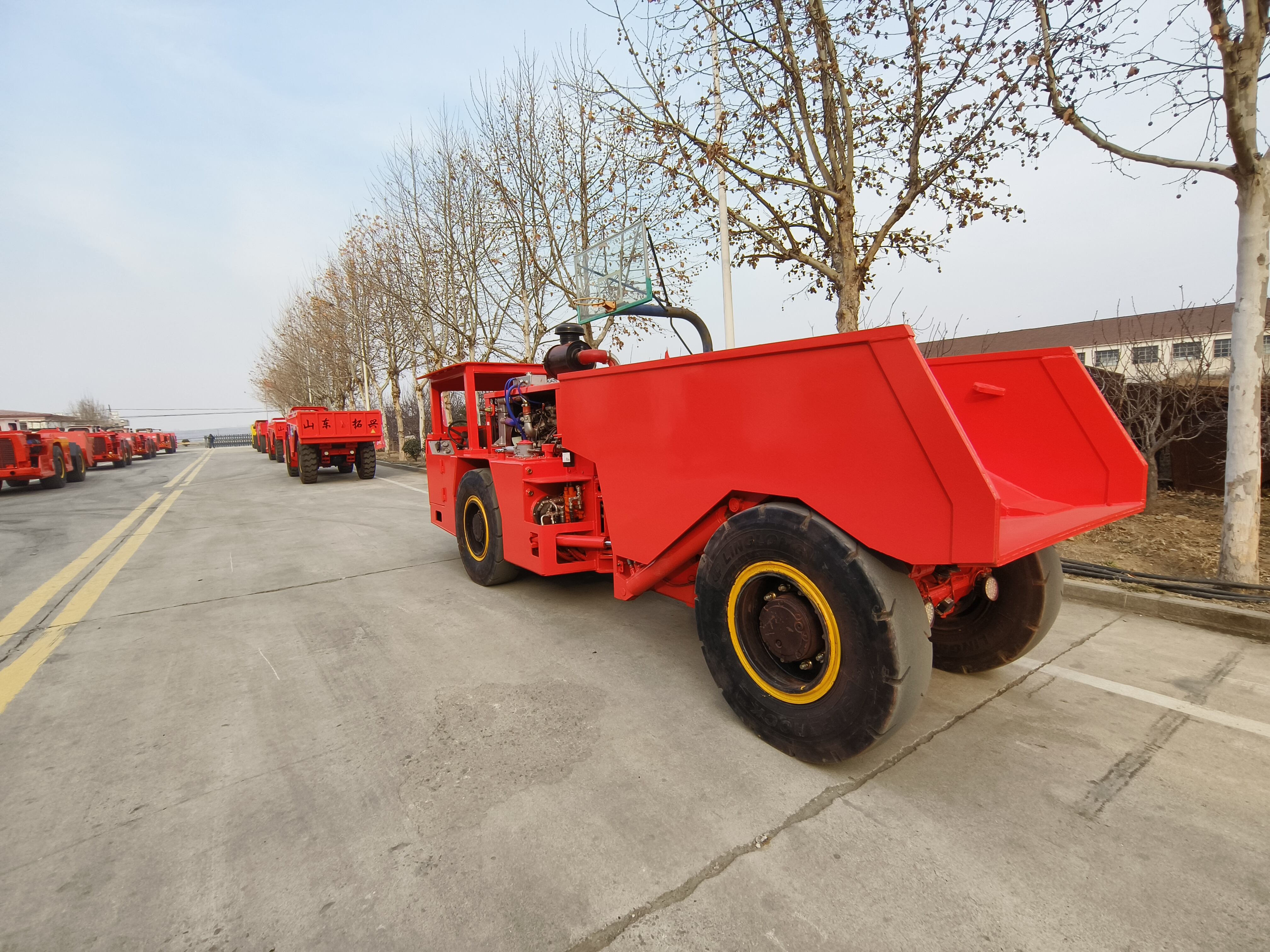Quali sono i vantaggi dell'utilizzo di macchine minerarie articolate nelle operazioni sotterranee?