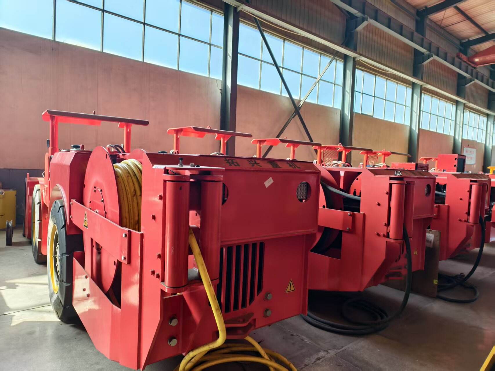 Come gli scooptram elettrici migliorano efficienza e sicurezza nel mining