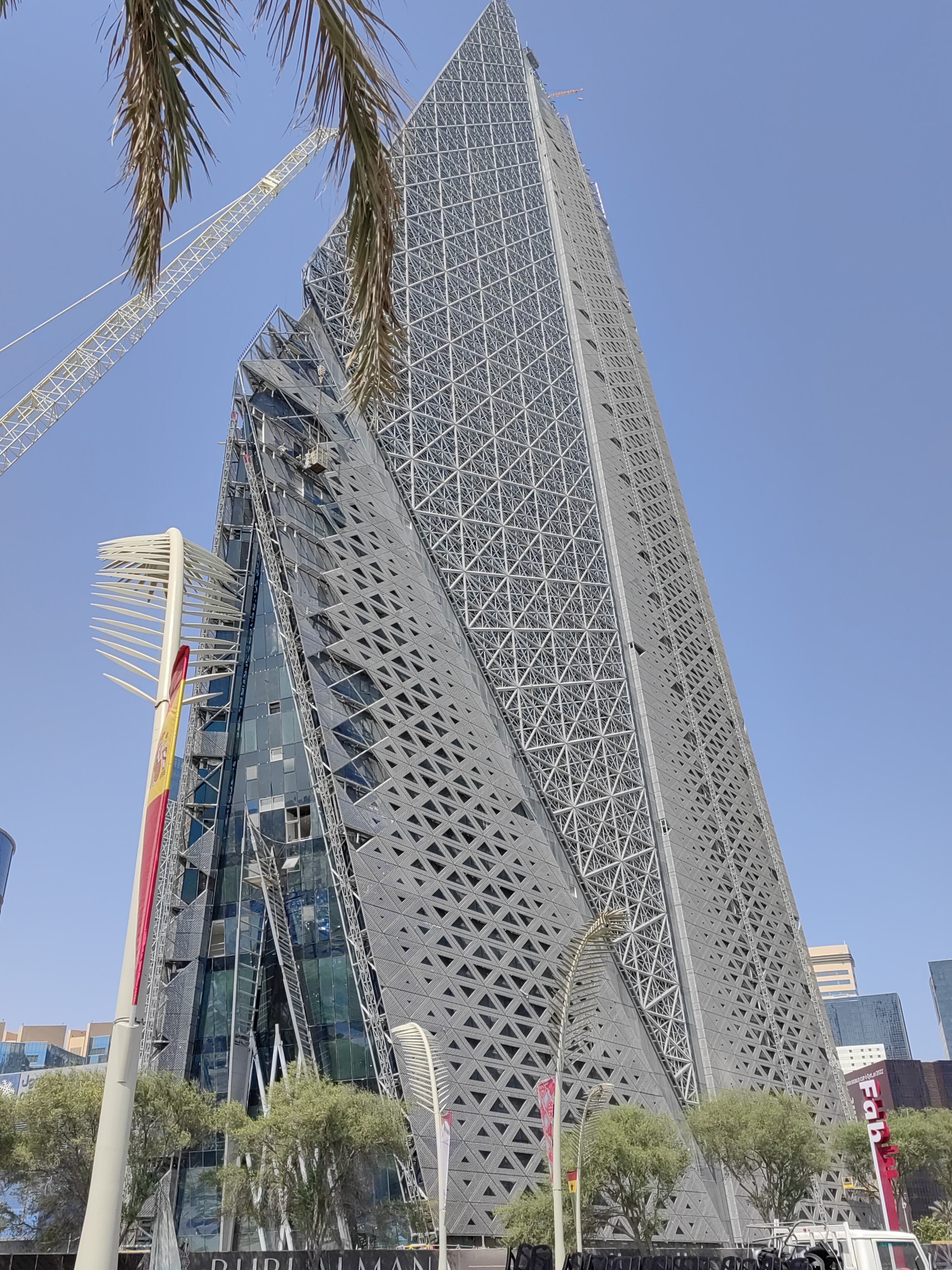 Al Mana Tower 3D aluminum facade + glass curtain wall solution.