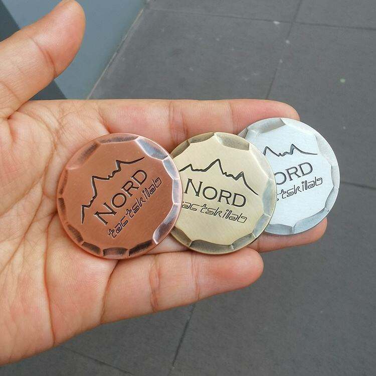 product custom logo forged golf marker 40mm brass metal handmade hammered edge copper golf ball markers-0