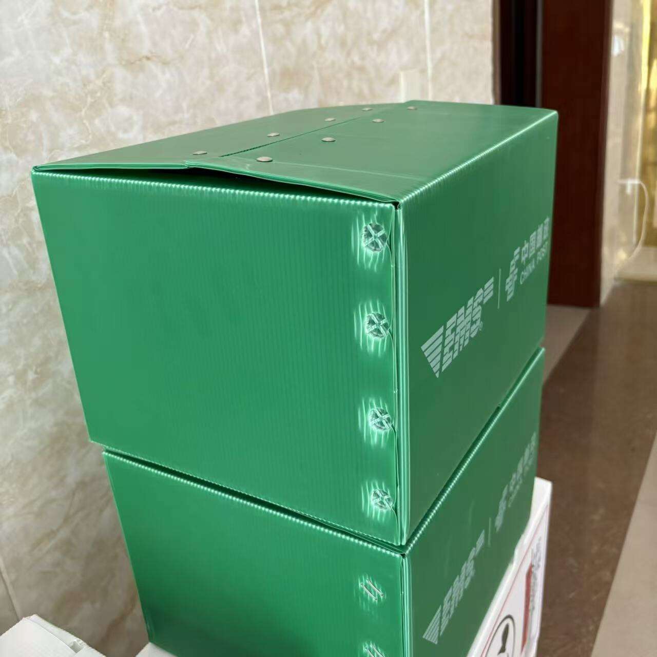 娸vironmental Sustainability and Safety Features