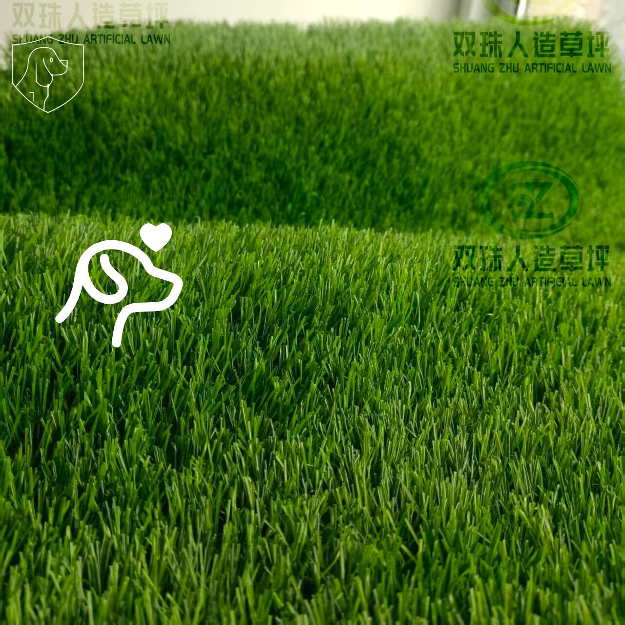 🐾 Huisdierhouders, verheugt u! Dit huisdierenvriendelijke kunstgras is milieuvriendelijk, drainagebestendig en duurzaam, en maakt uw tuin bovendien fotogeniek!