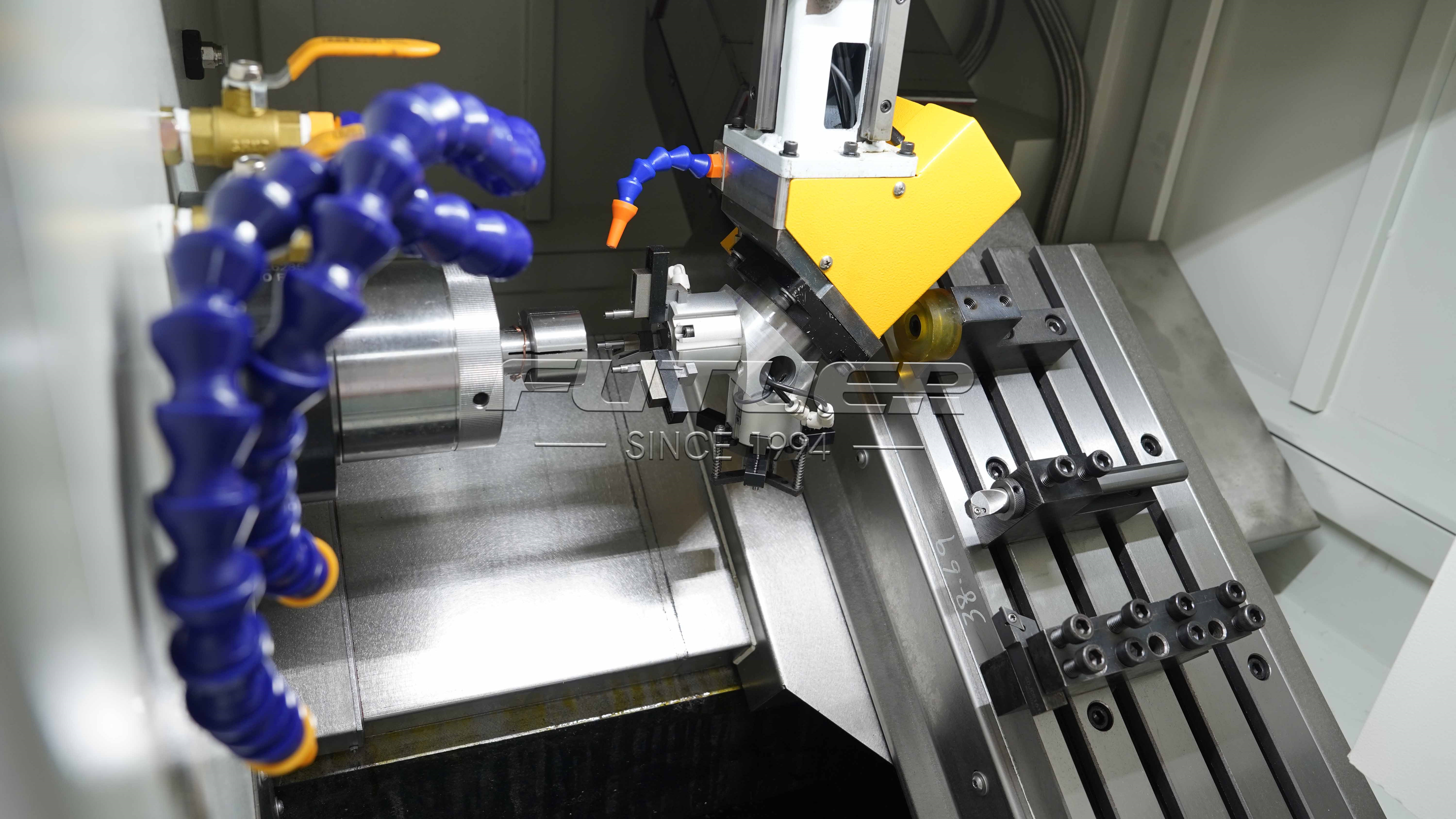 Produttori di torni svizzeri – Fornitori specializzati in torni CNC di tipo svizzero di precisione