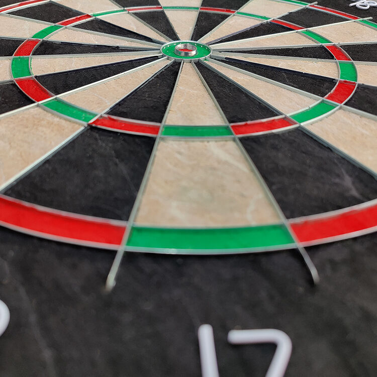 Cara Menggantung Papan Dart dengan Betul: Ketinggian, Jarak & Perlindungan Dinding