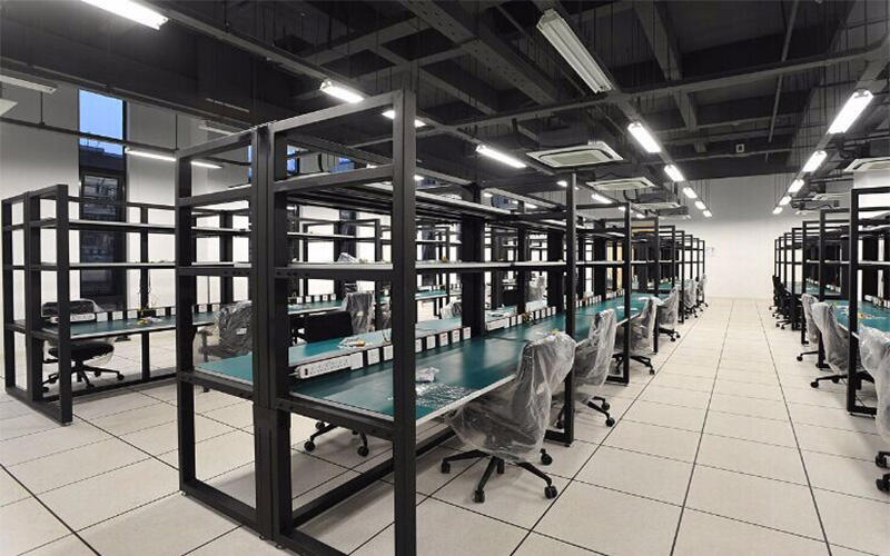 Customizing Your ESD Workstation: Tailoring Solutions for Specific Needs