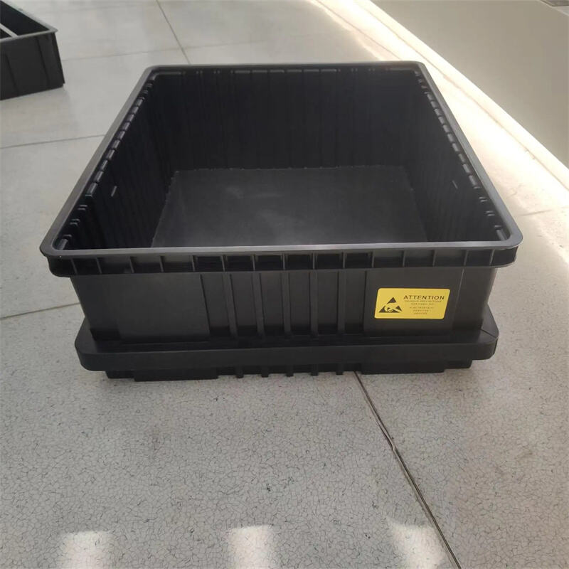 تطبيقات الصناديق والأطباق المضادة للشحن الساكن (ESD) في خطوط إنتاج اللوحات الإلكترونية المطبوعة (PCBA) ضمن عمليات التصنيع الإلكتروني السطحي (SMT) وخدمات التصنيع الإلكتروني (EMS)