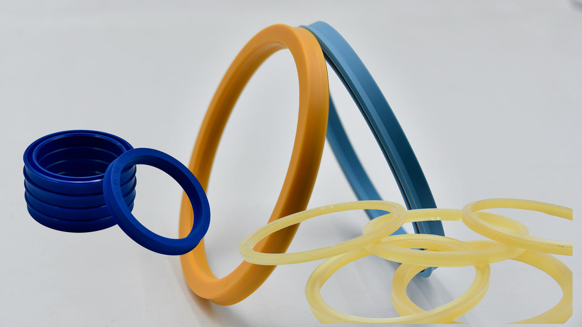 NBR vs FKM vs PU: Main U-Seal Materials Comparison