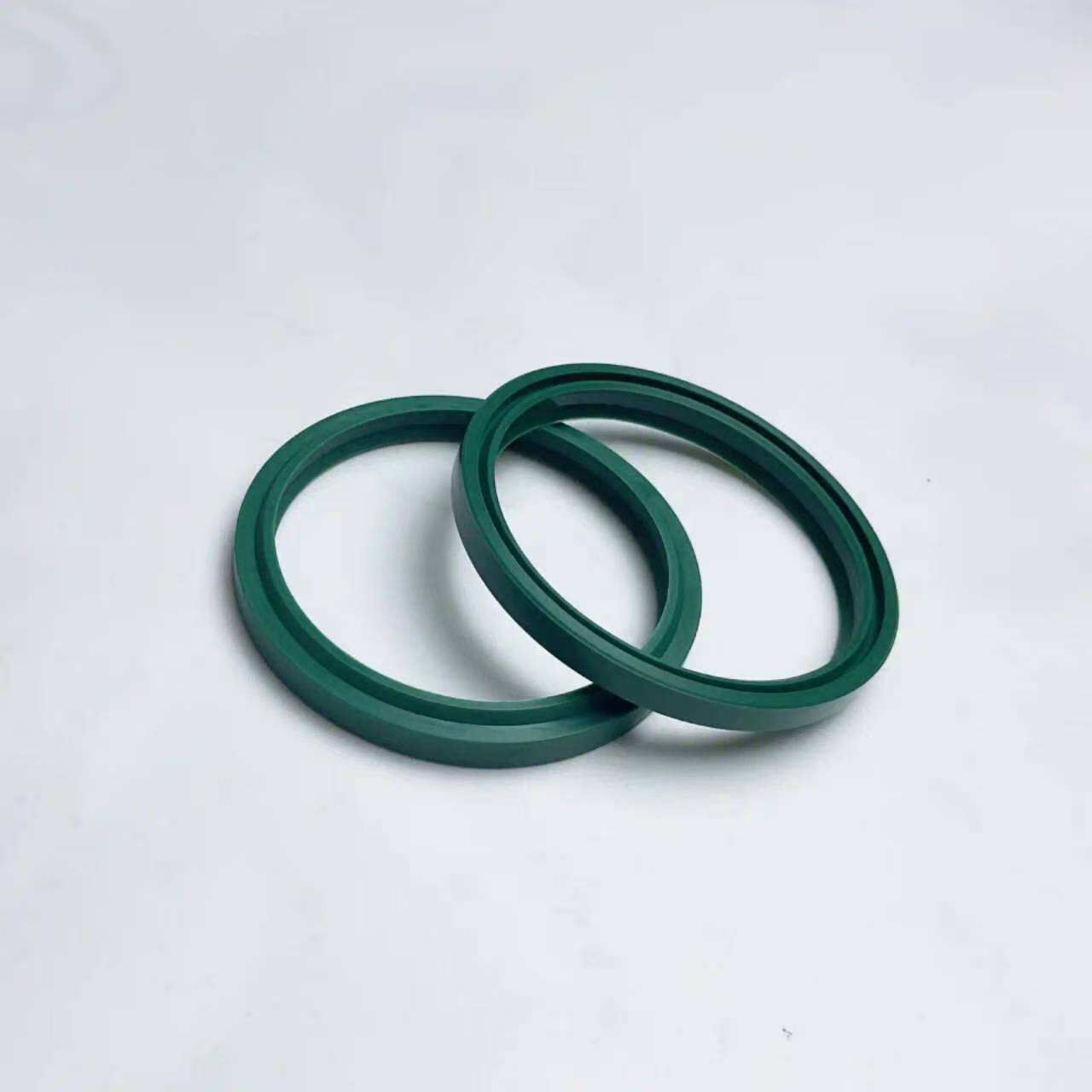 Perforateur rocheux hydraulique de charge moyenne : universel pour les travaux d’ingénierie et l’exploitation minière