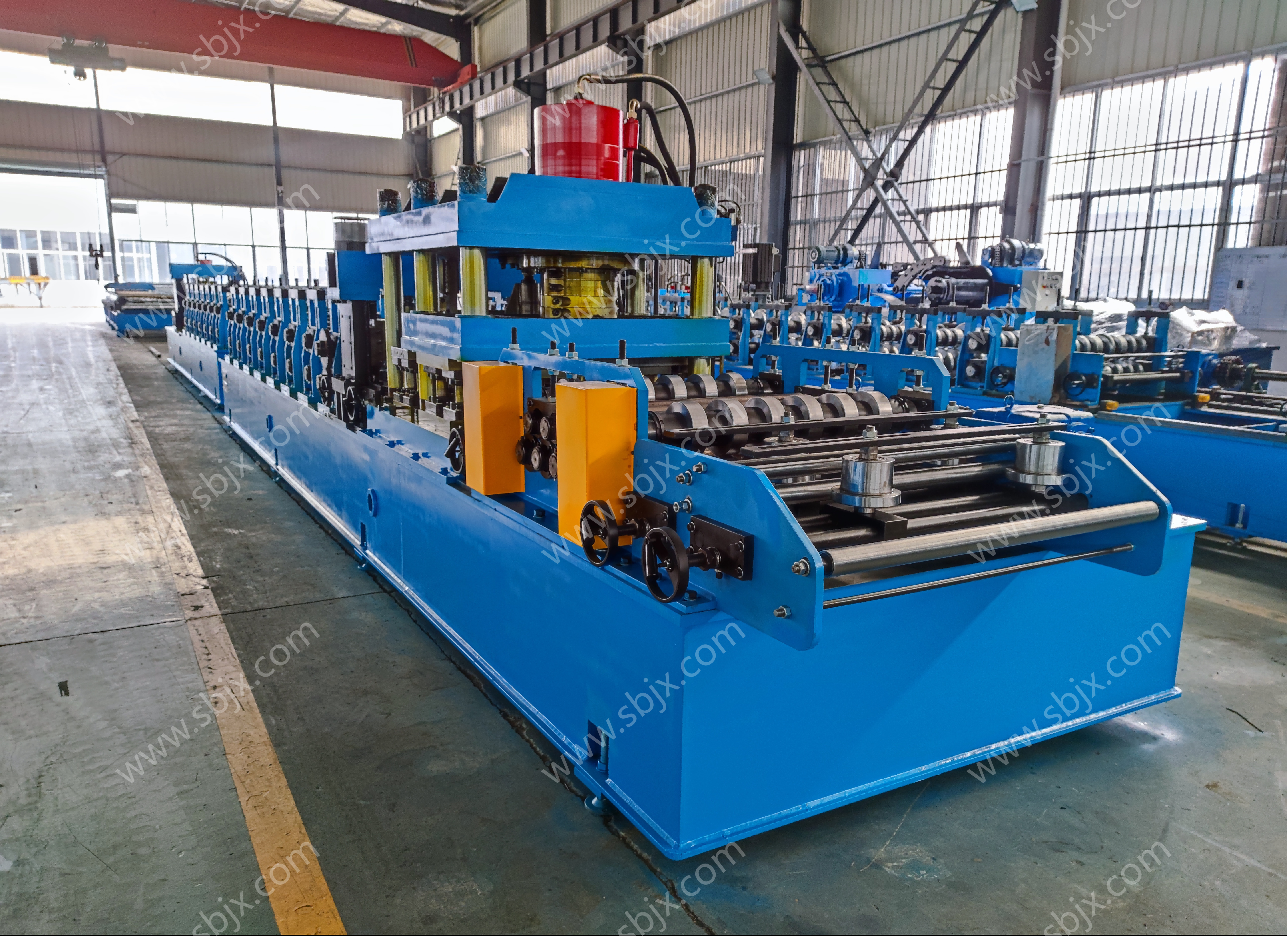 Road Crash Barrier Roll Forming Machine 				           