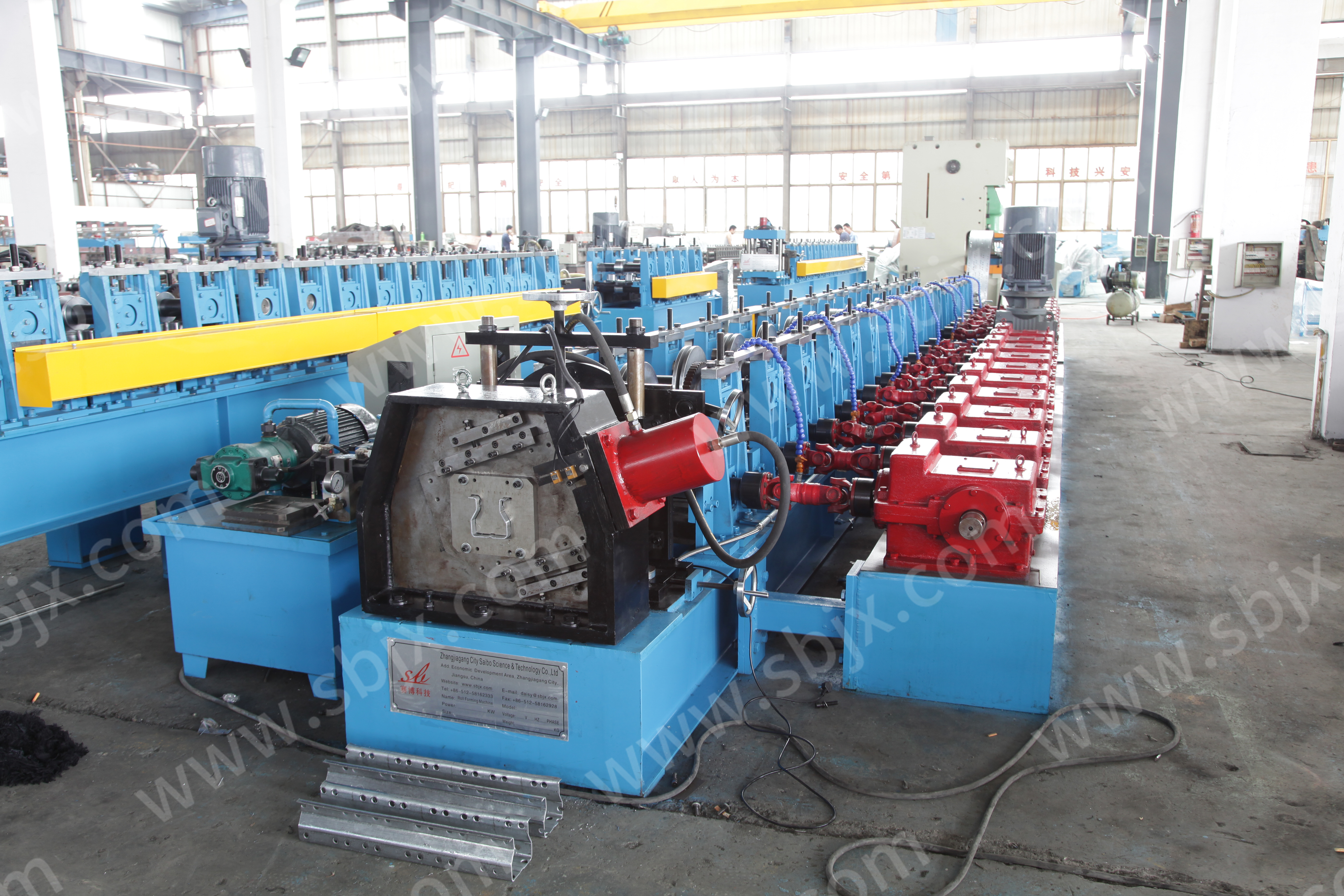 Storage rack roll forming machine