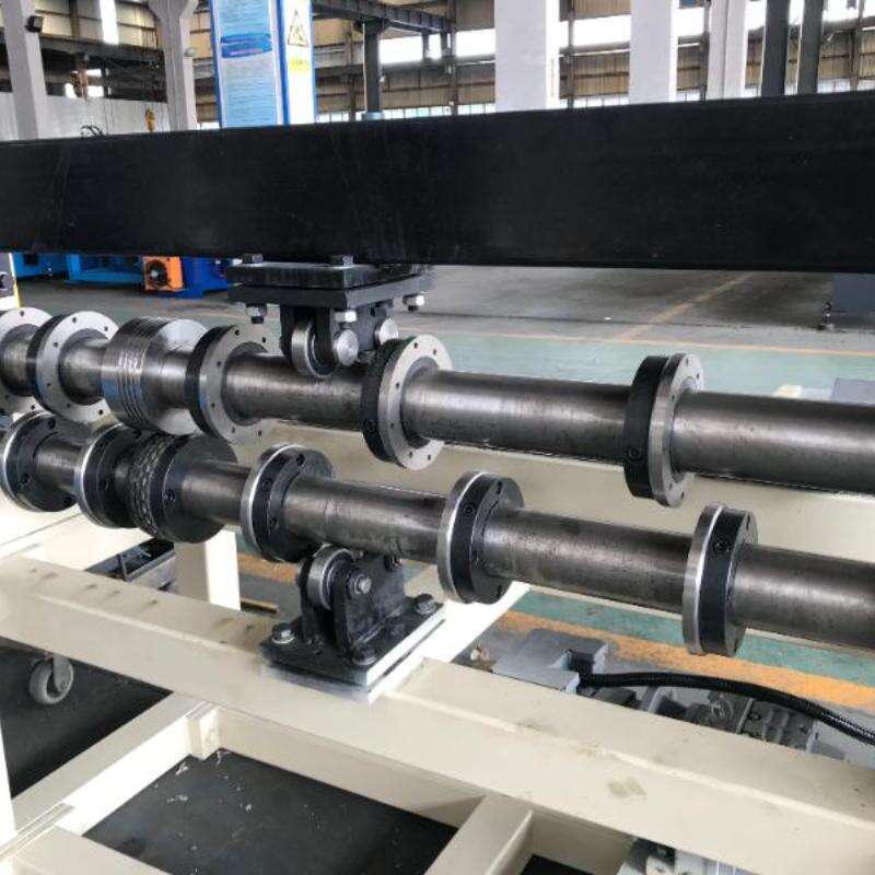 Simple slitting machine 