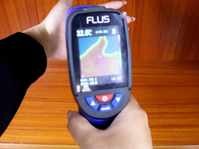 IR-893 Handheld-Thermokamera