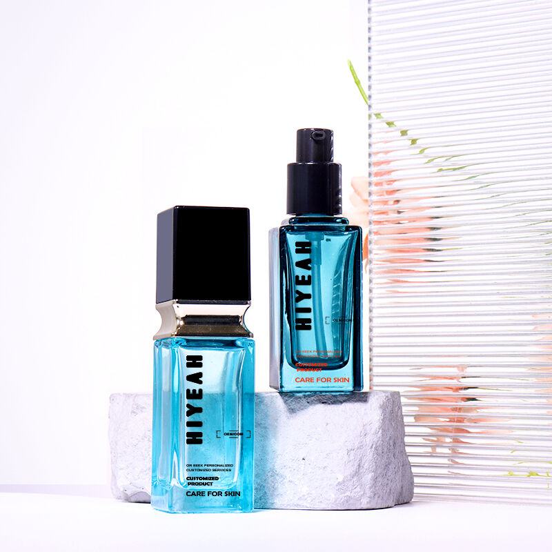 butelka piękności 30 ml, kwadratowa, stylowa, w kolorze niebiesko-złotym – elegancki wygląd z nutą luksusu