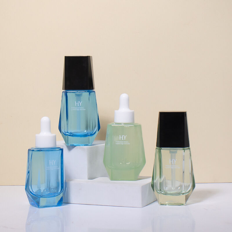 Flacone contagocce con tappo protettivo per un utilizzo sicuro e igienico