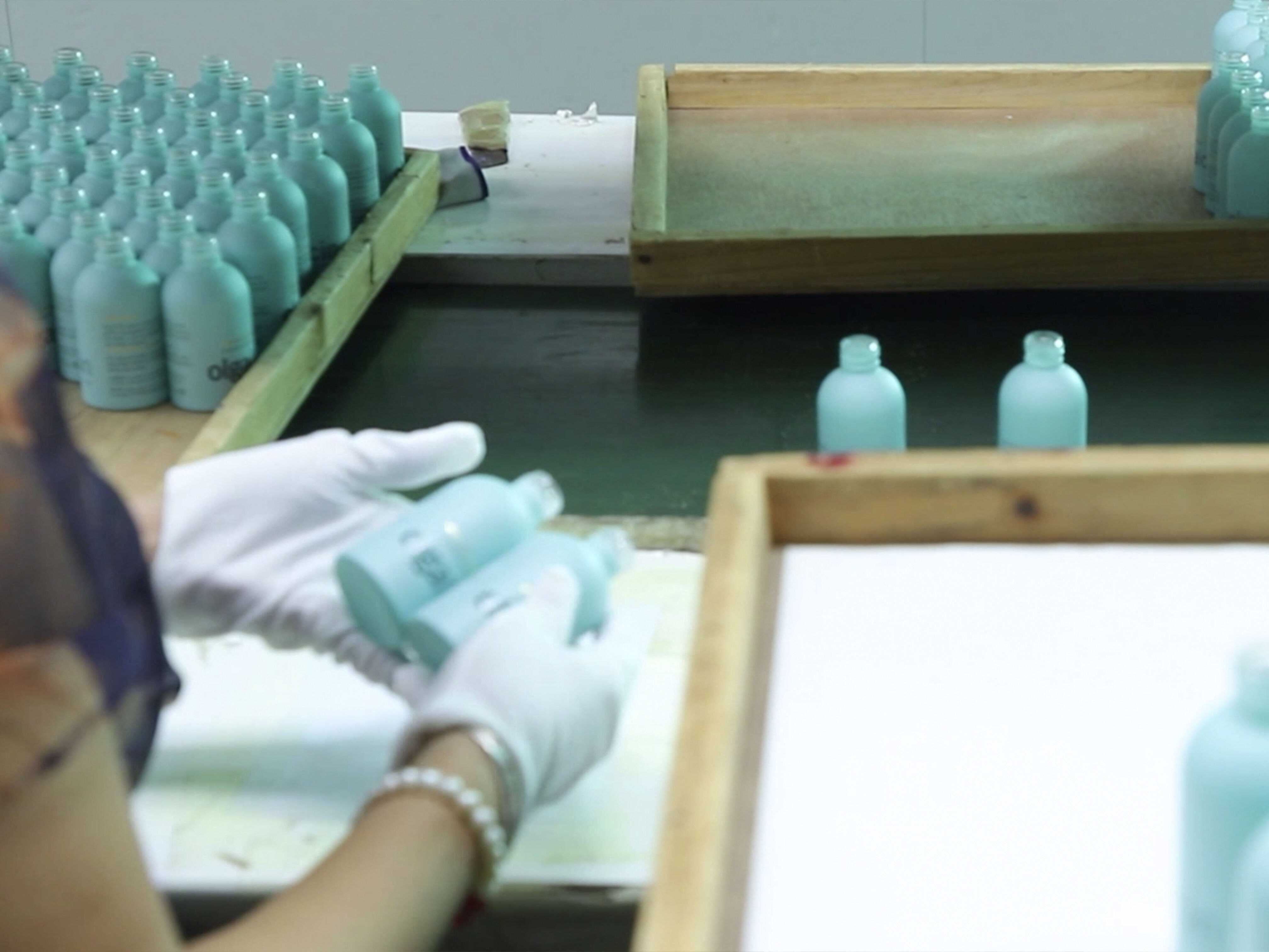 Professional quality inspector to ensure the quality of your products