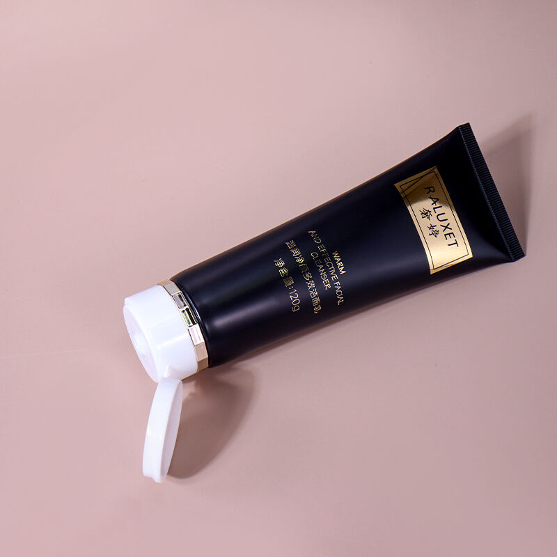120ml Black Luxury Facial Cleanser Hose, White Cap Design Shows Exquisite Texture manufacture