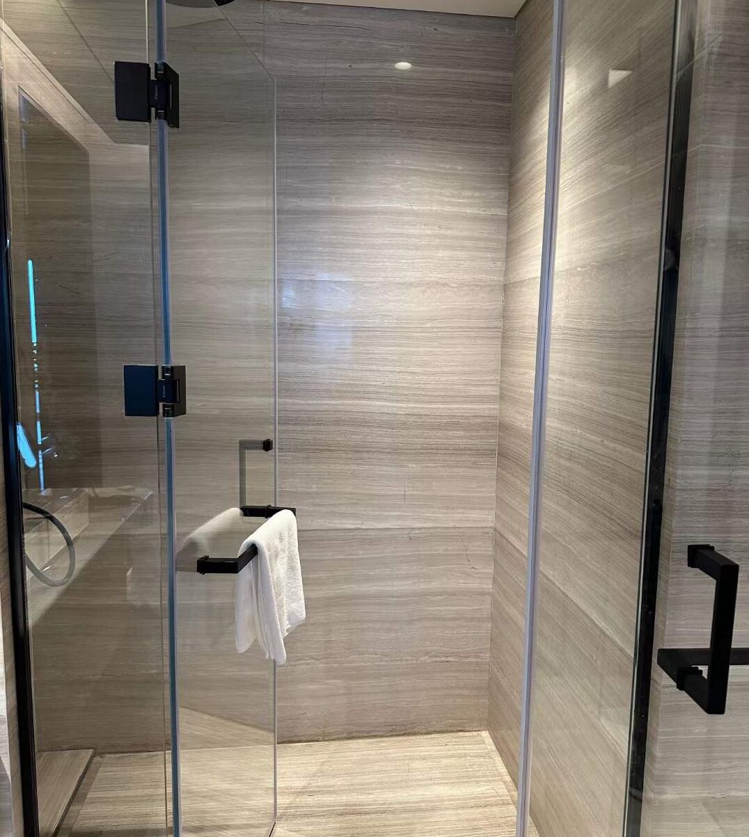 White Serpeggiante Marble Wooden Vein Marble Slab