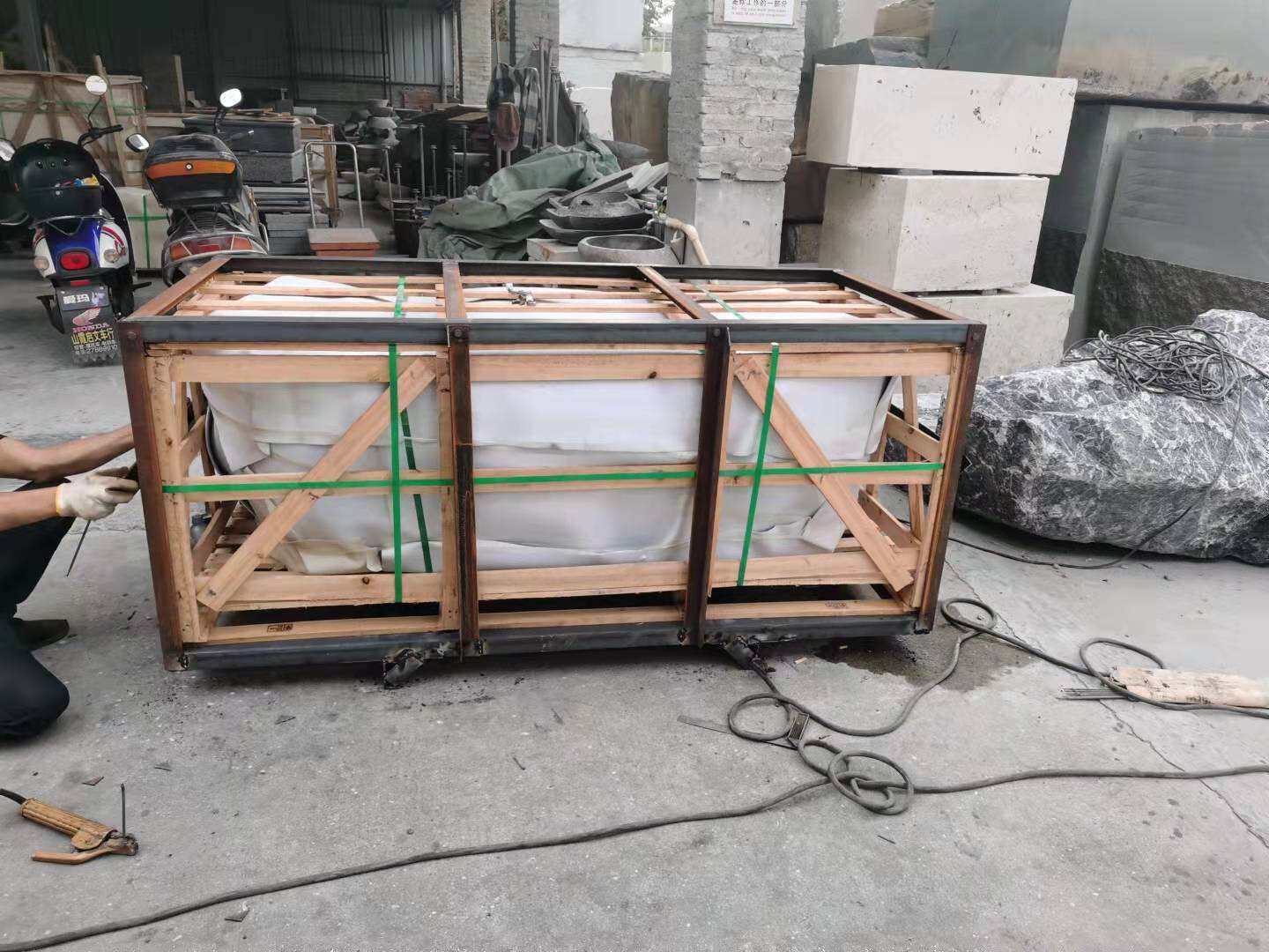 Luxurious,modern Italian Statuarietto marble bathroom with bathtub  supplier