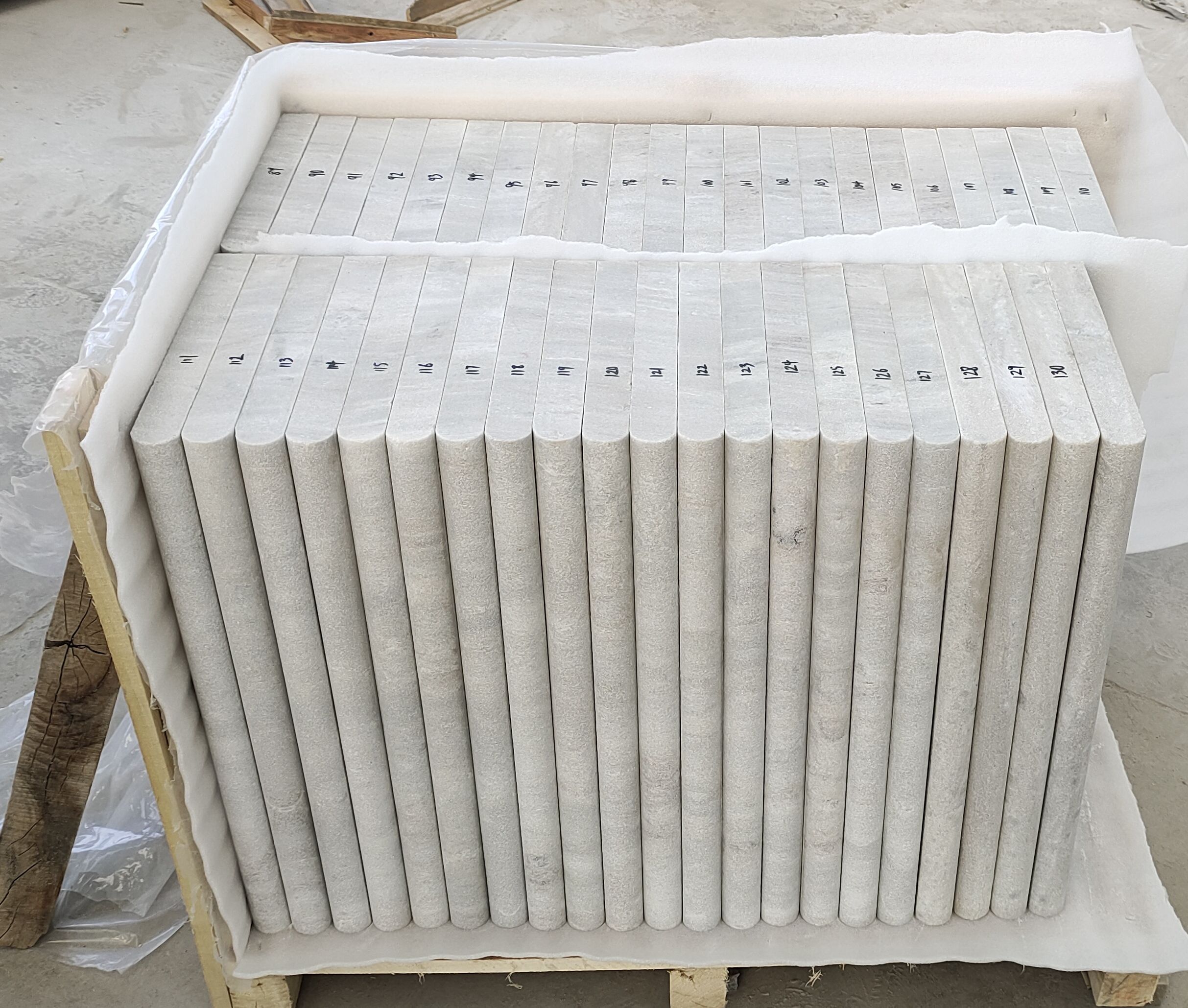 Natural White Quartzite Marble Pool Coping Stone and Deck Floor Paver Tile manufacture