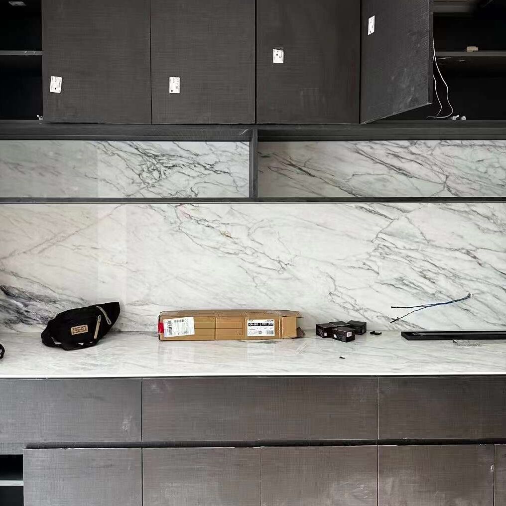 White Emerald Marble Bathroom Vanity Top And Customized Counter Top manufacture