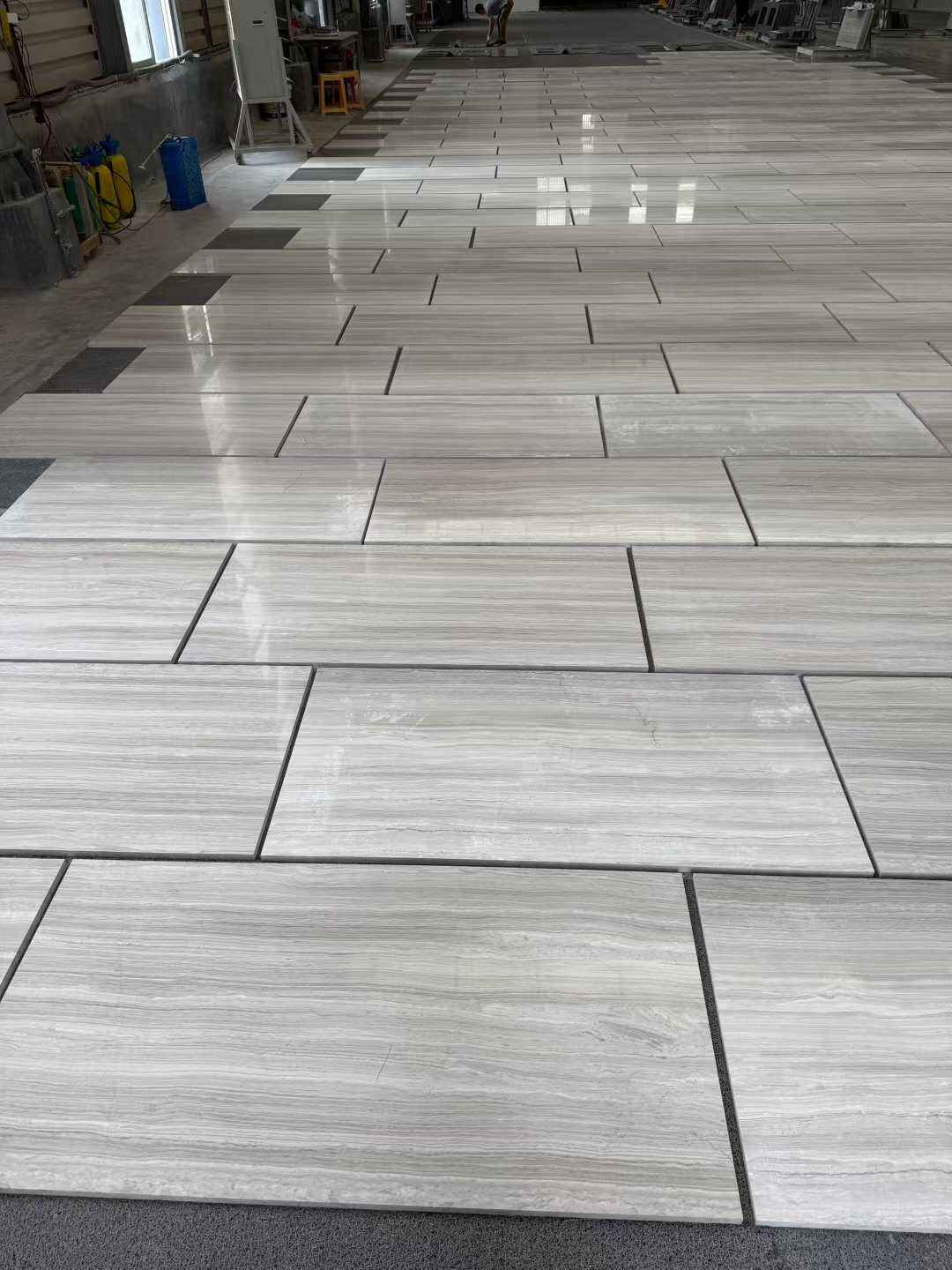 White Serpeggiante Marble Slab — Industrial-Grade Wooden Vein Natural ...