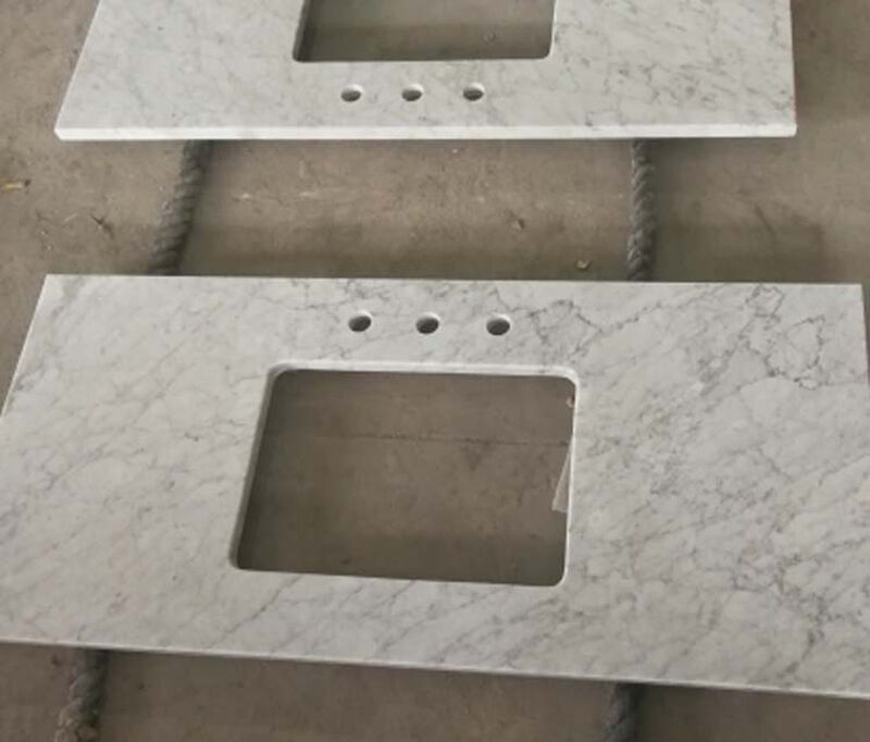 Luksuriøse Carrara Marmor Vaskemaskabetoppe til Tidsløse Badeværelsesdesigns