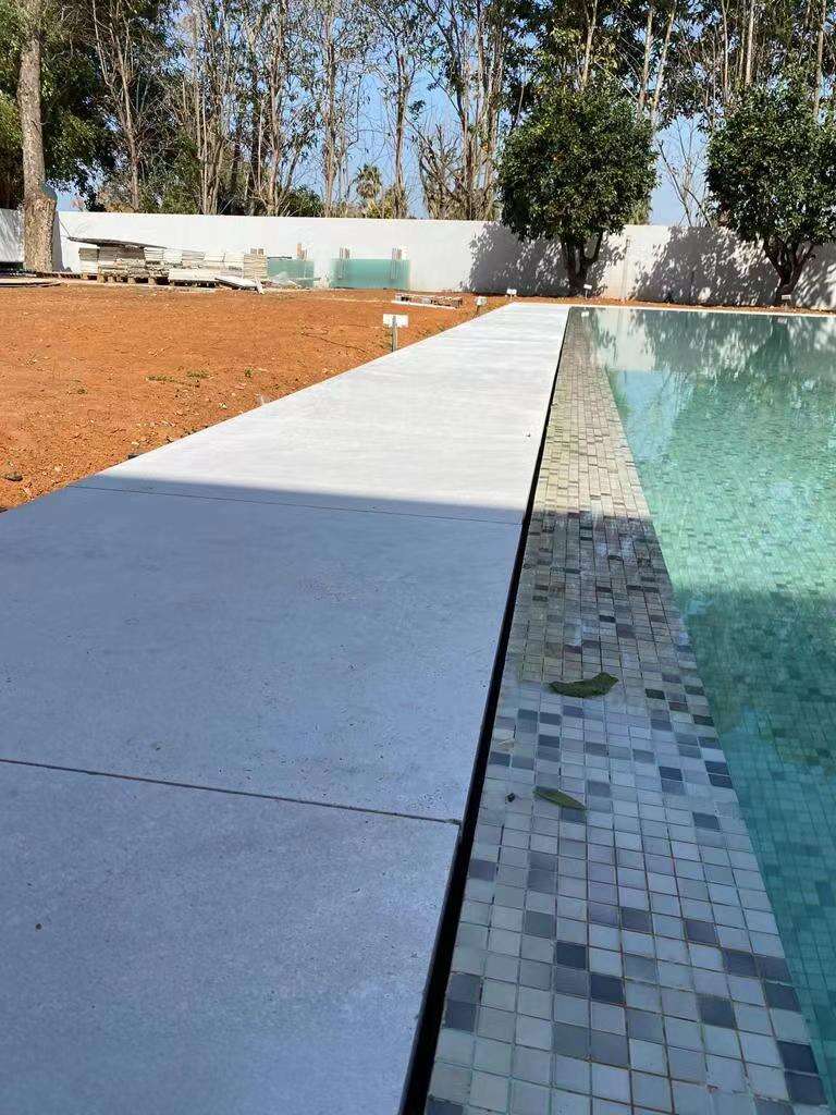 Natural White Grey Travertine Pool Deck Tile and Coping Stone With Drop face details