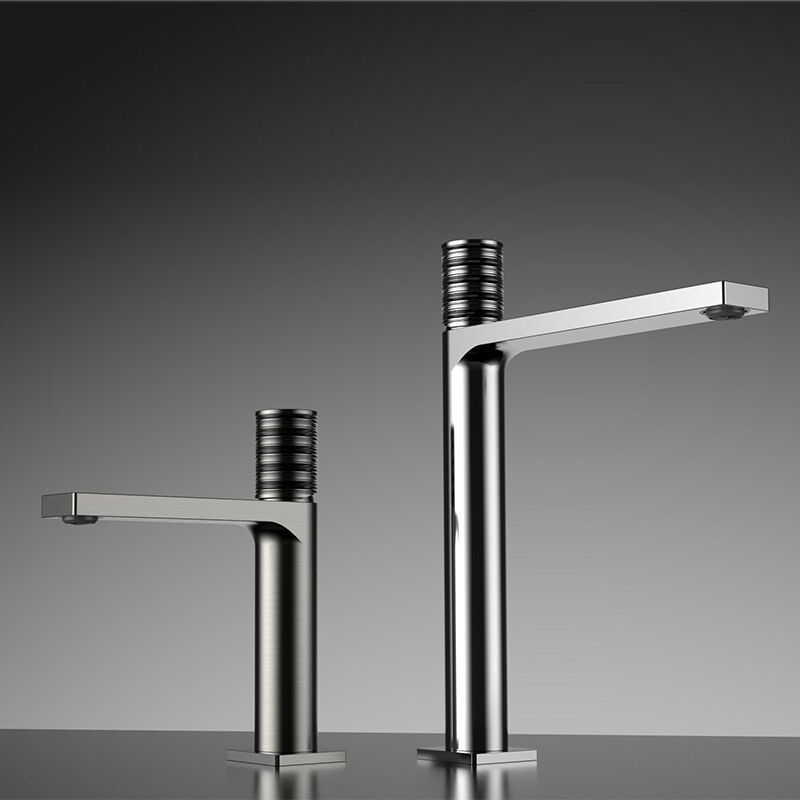 Xingrui Series 1LU240101 High-Quality Brass Cold and Hot Water Mixer Tap for Single Hole Bathroom Vanity Chrome
