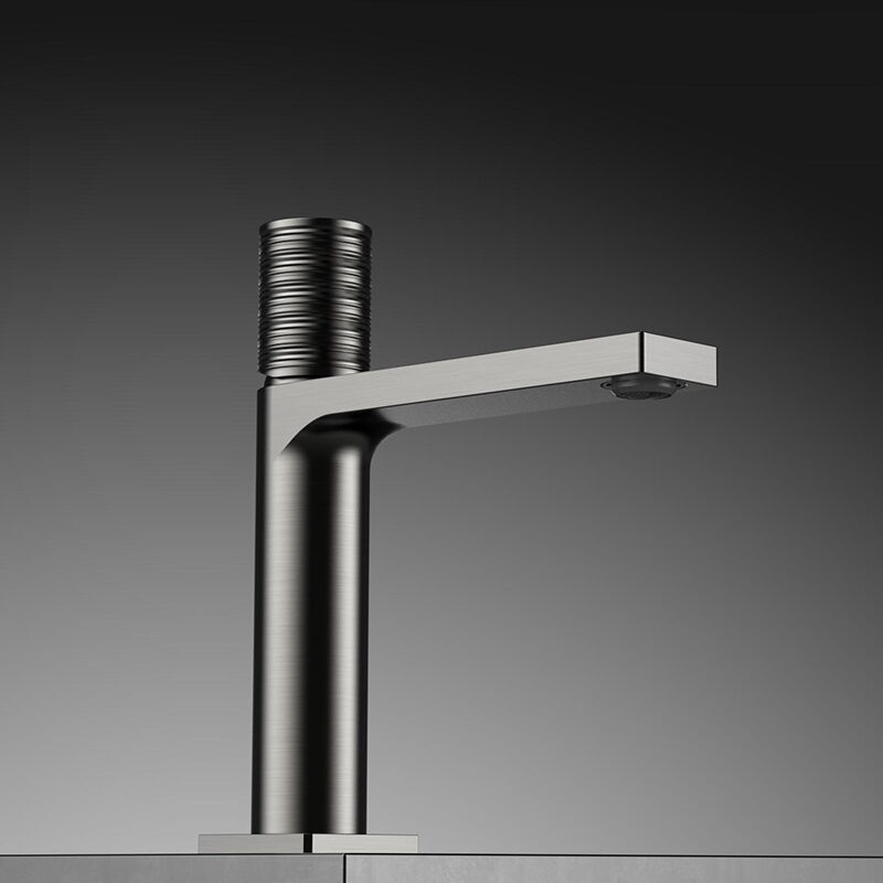 Xingrui Series 1LU030100 Elegant Brass Wash Basin Faucet Deck Mounted Single Hole Bathroom Sink Mixer Tap Chrome