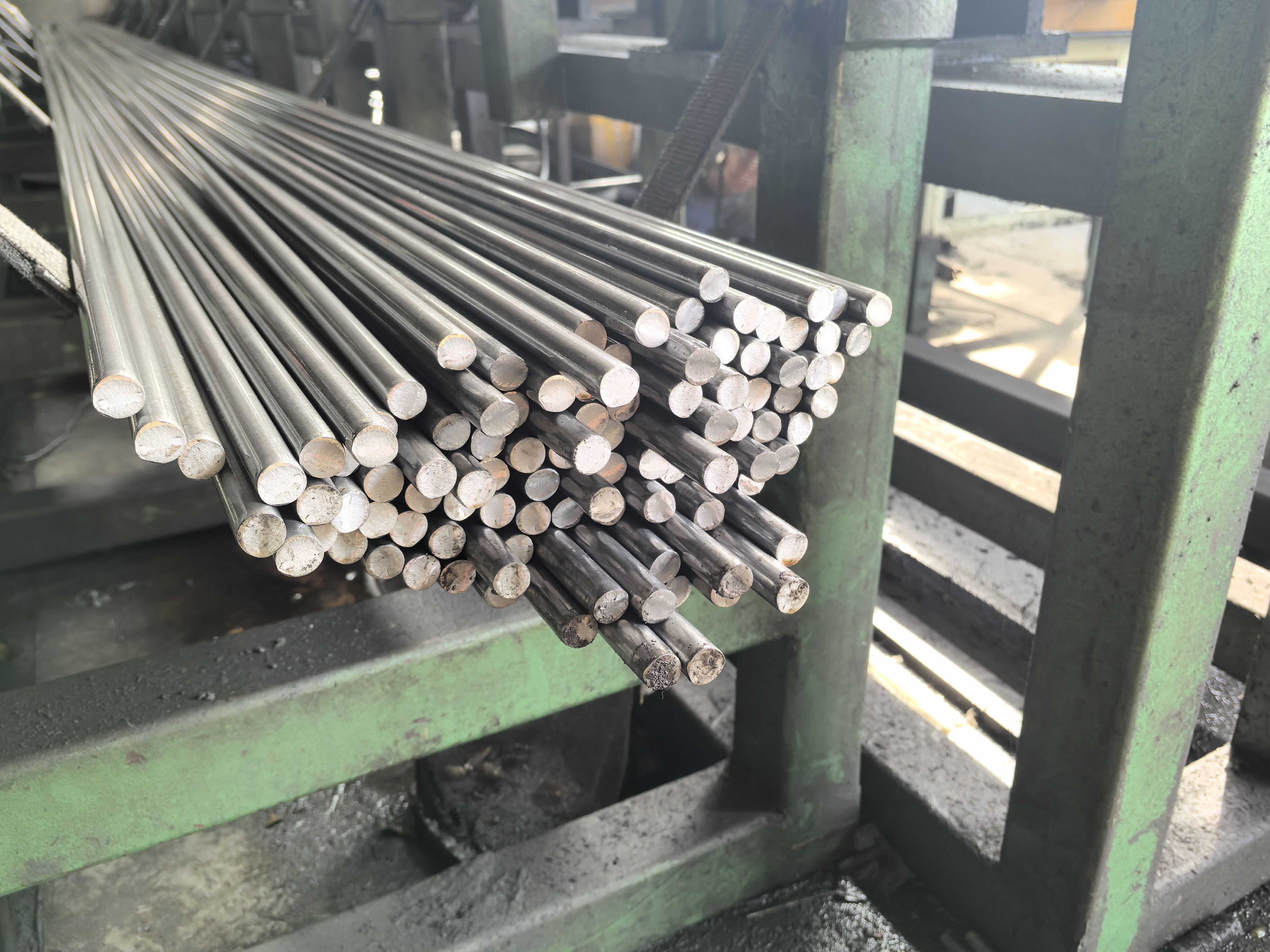 Premiumowe, wysokiej jakości stalowe wyroby ciągnione na zimno dla różnorodnych branż