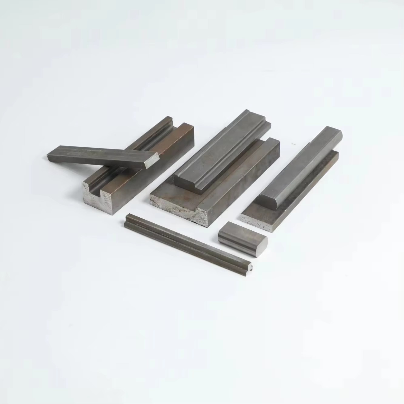 Các phương pháp xử lý nhiệt nào có thể nâng cao hiệu suất của thép carbon?