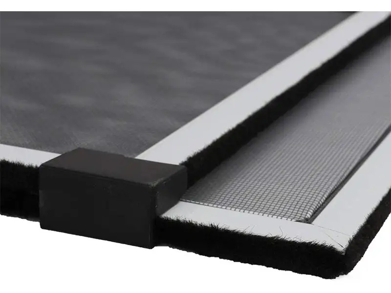 What factors affect window screen installation difficulty?