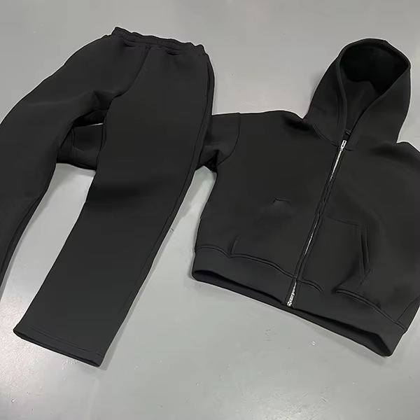 Tagagawa ng Kasuotan Pasadyang Unisex Kapas Polyester Blangkong Tracksuit Neoprene Sweat Suit May Suklay na Suklay at Sweatpants Set Lalaki