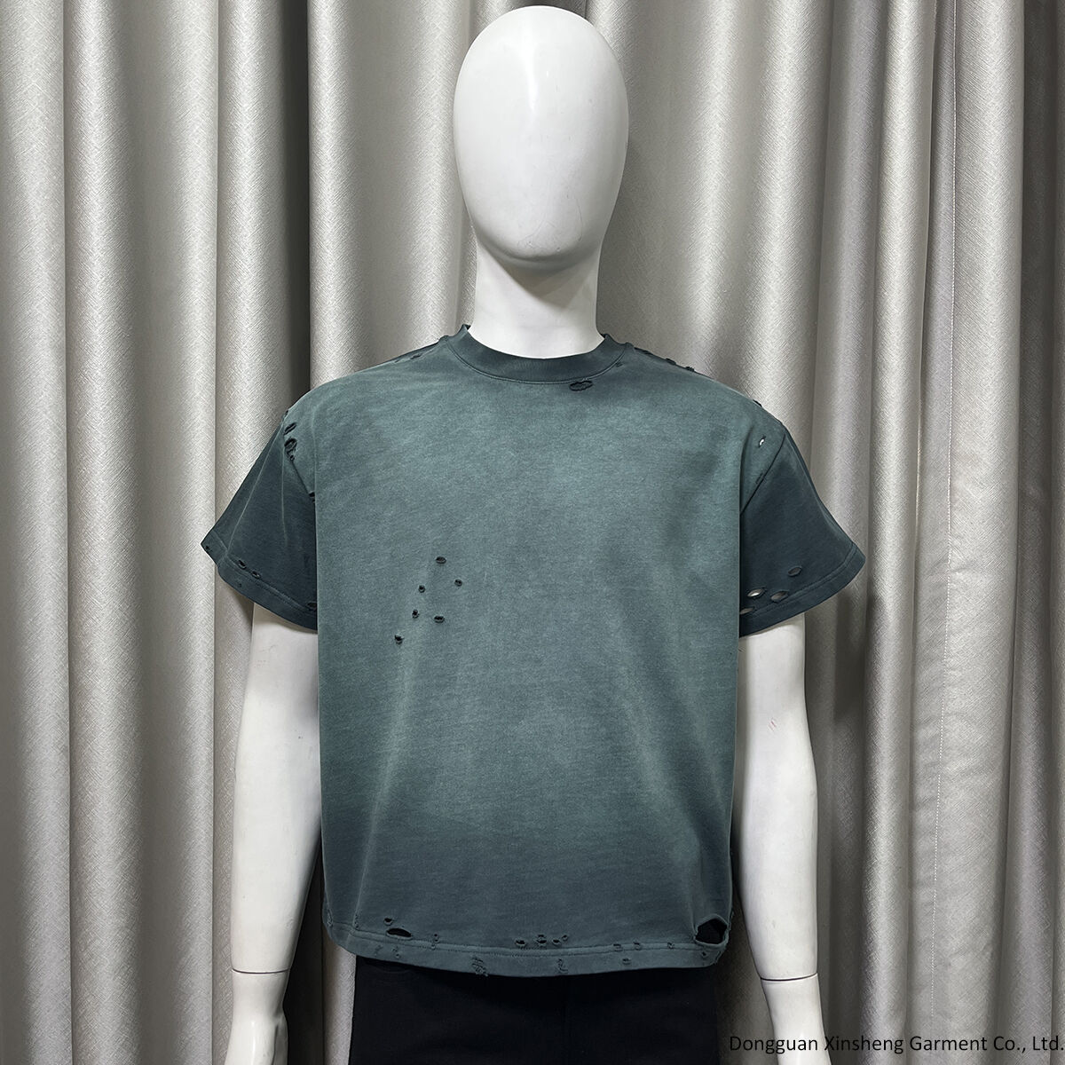 Mastriship i papërmbaruar në t-shirte të vjetra